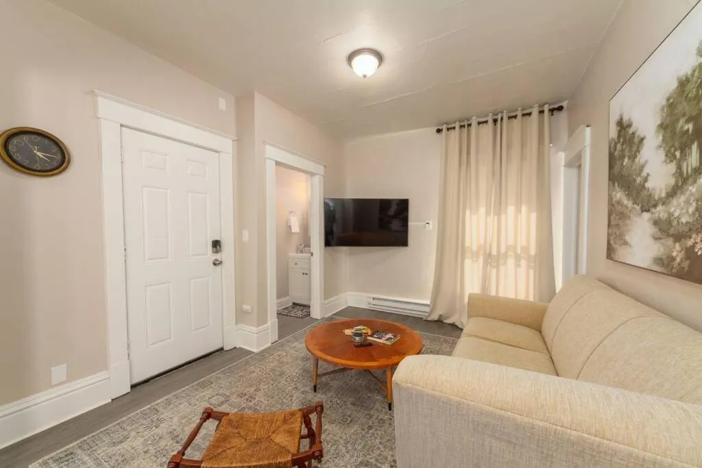 Historic 2 KING BED 1 Bath Near Downtown Spokane