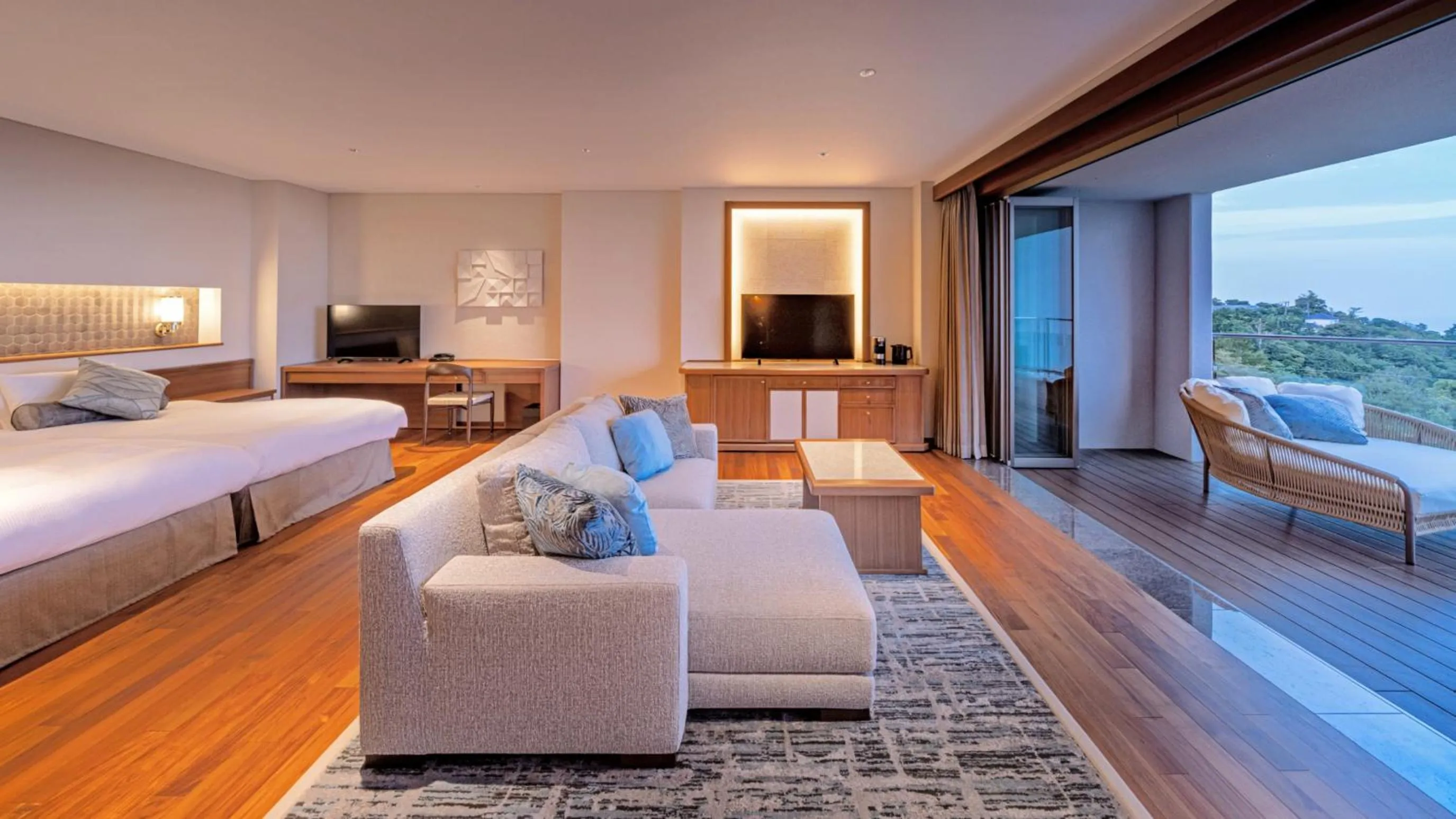 Bed in Izu Hotel Resort & Spa