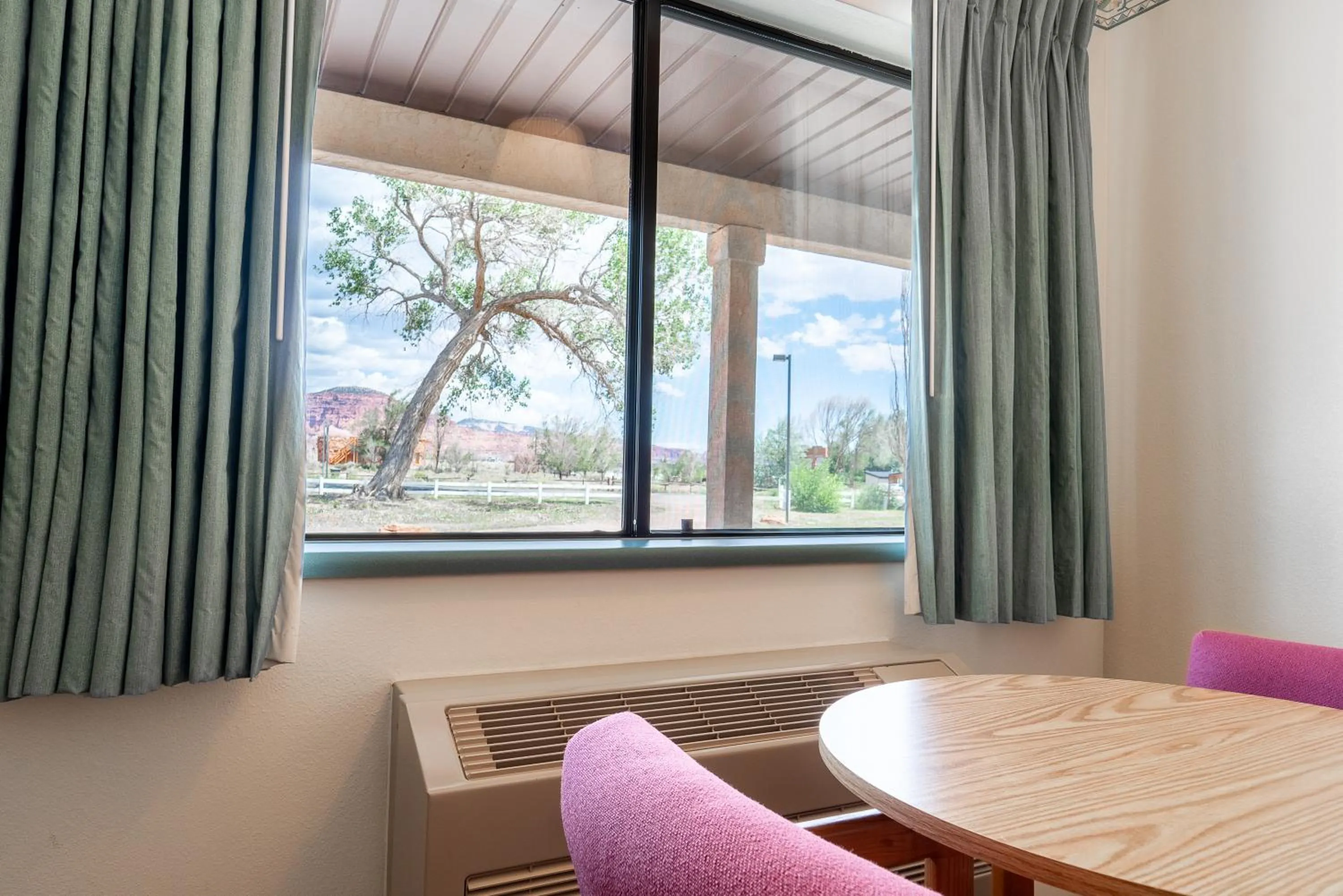 Seating area in Motel Torrey