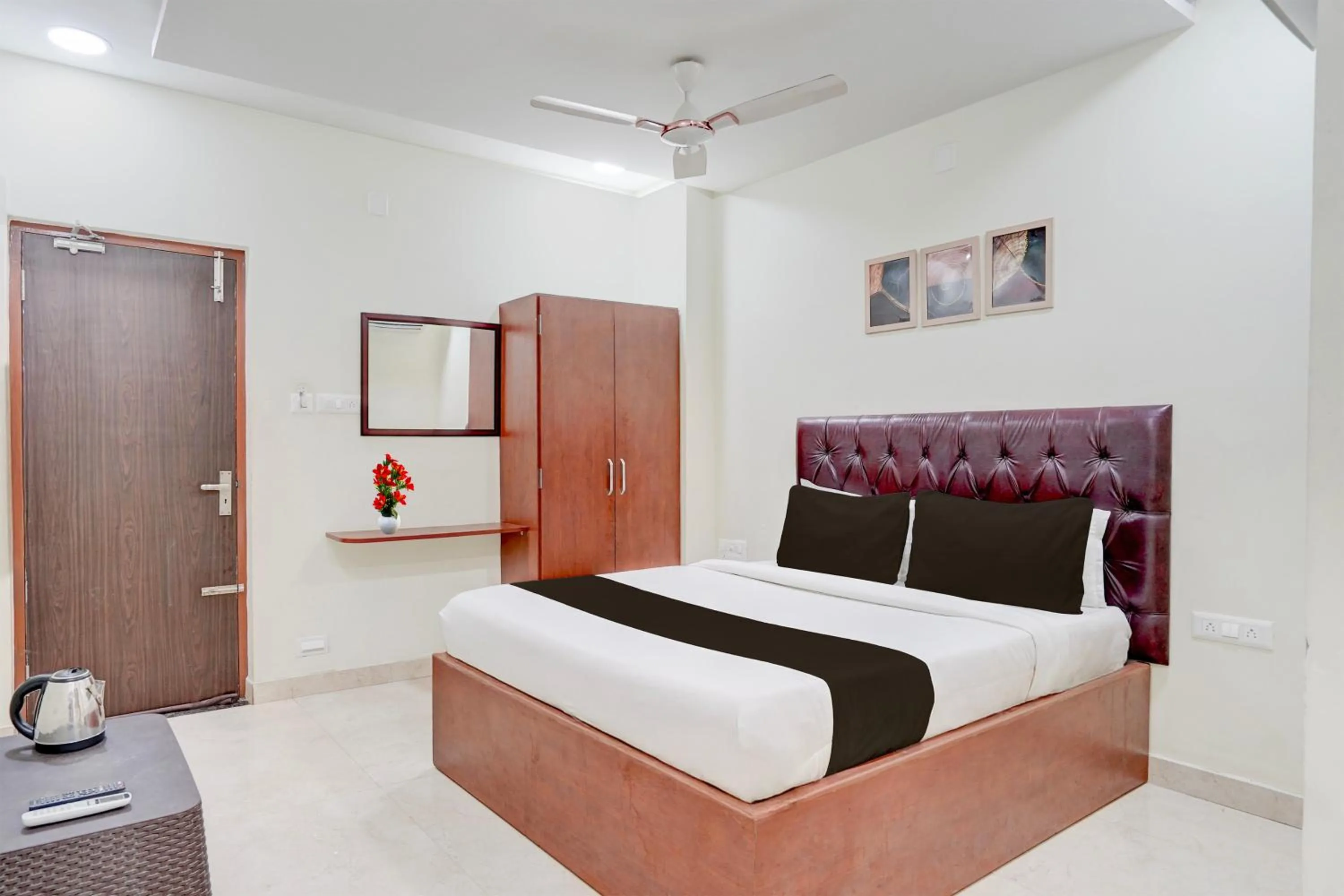 Bedroom, Bed in Hotel O Magunta Layout Nellore Formerly The Paradise Guest Inn