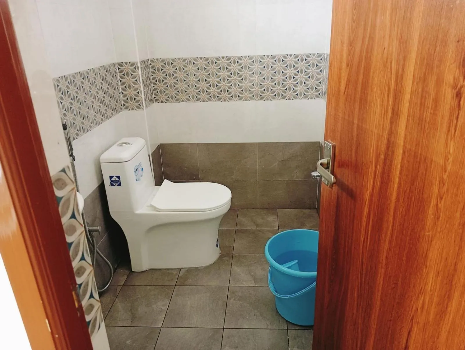 Toilet in The Paradise Guest Inn