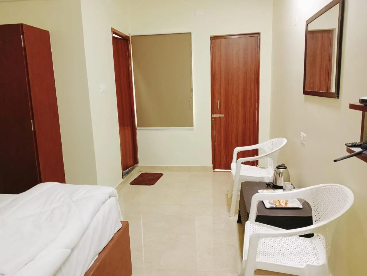 Photo of the whole room, Bed in The Paradise Guest Inn