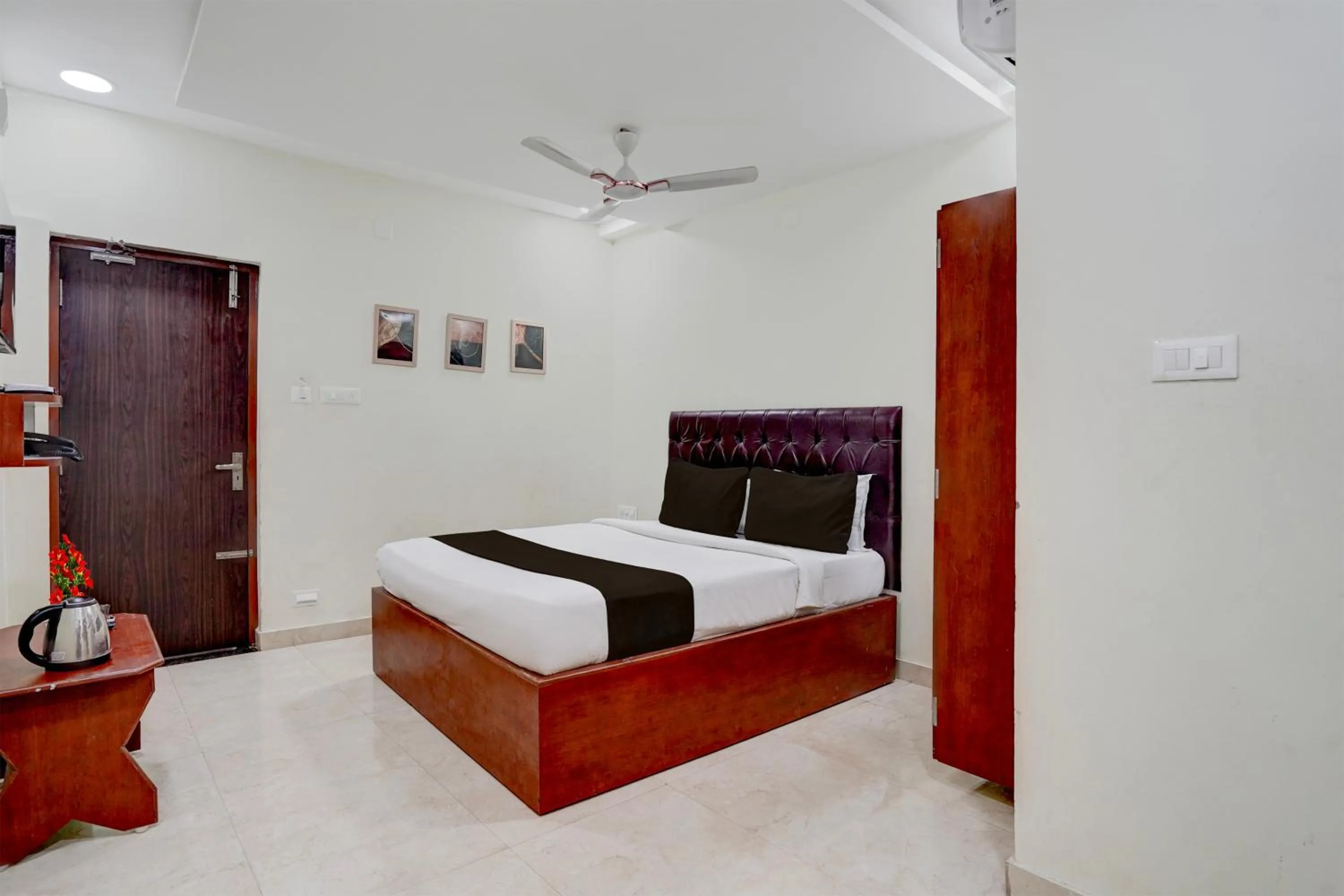 Bedroom, Bed in Super Hotel O Magunta Layout Nellore Formerly The Paradise Guest Inn