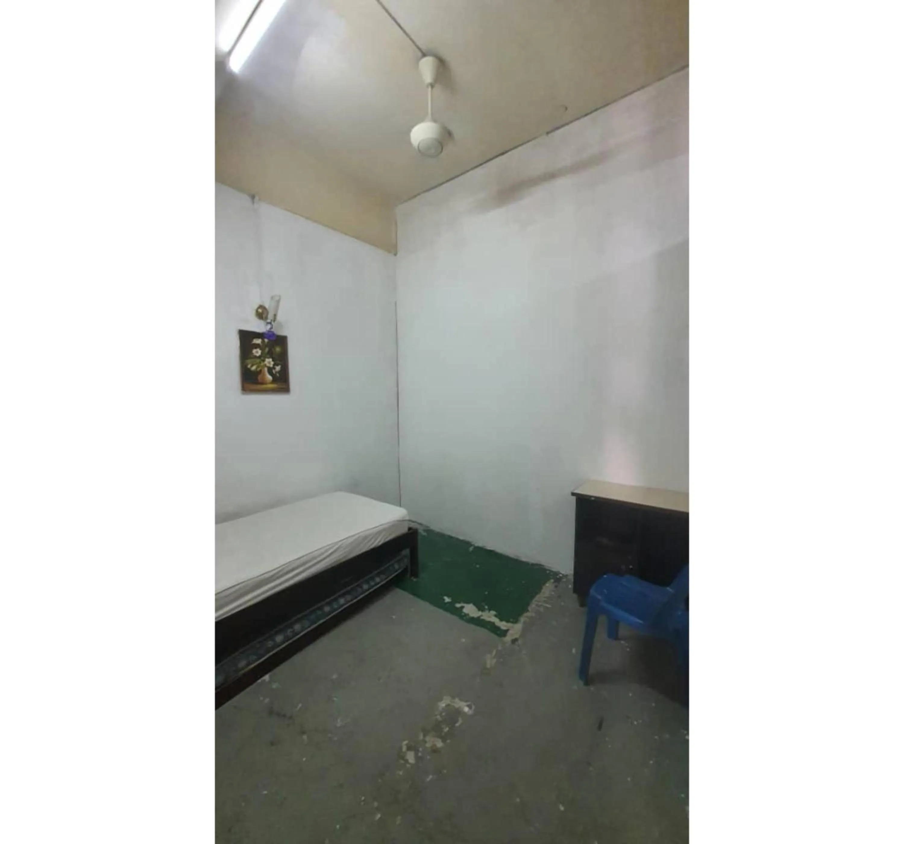 Bedroom, Bed in Hotel O Penginapan Almera