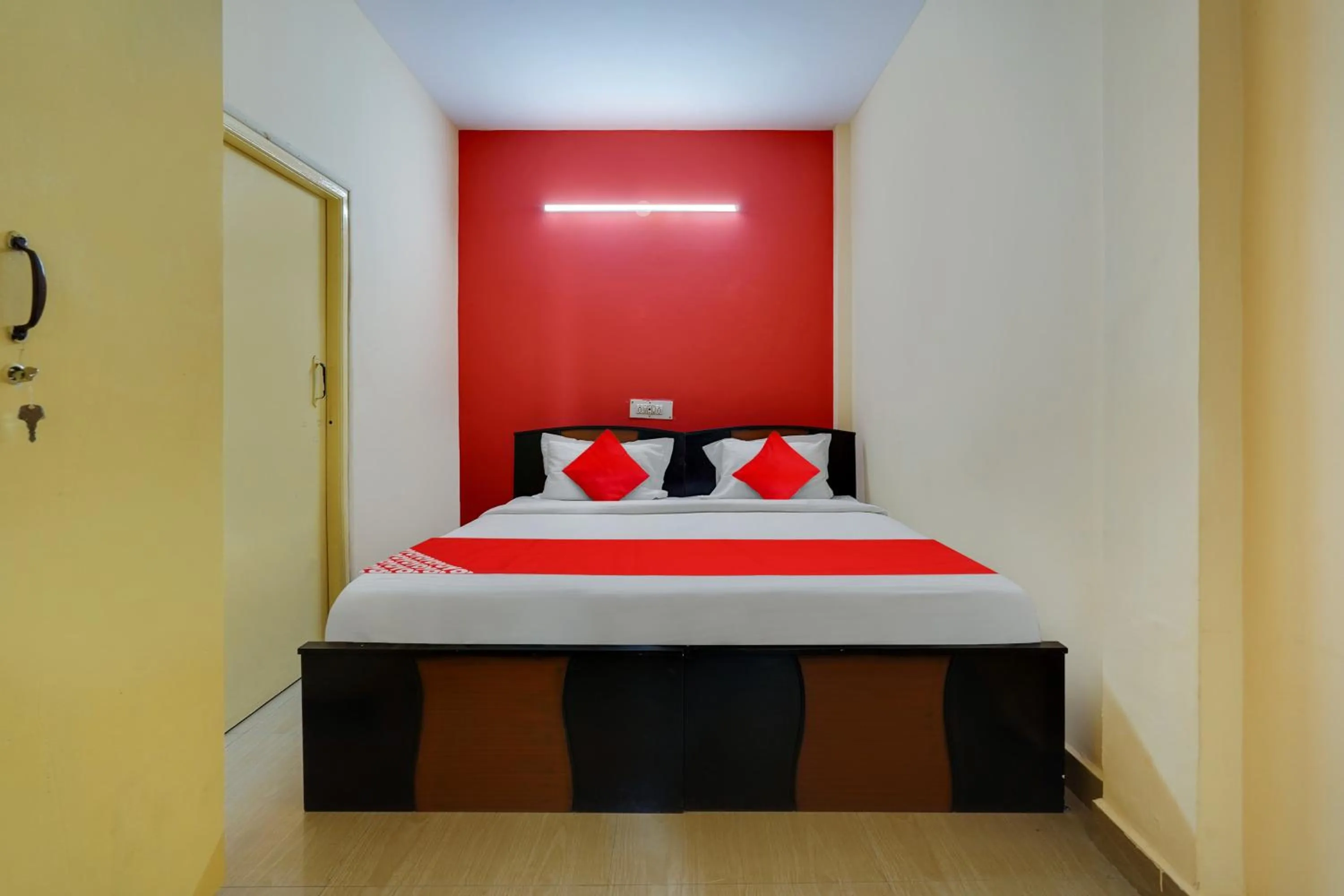 Bedroom, Bed in Hotel O Lakshmana Hotel