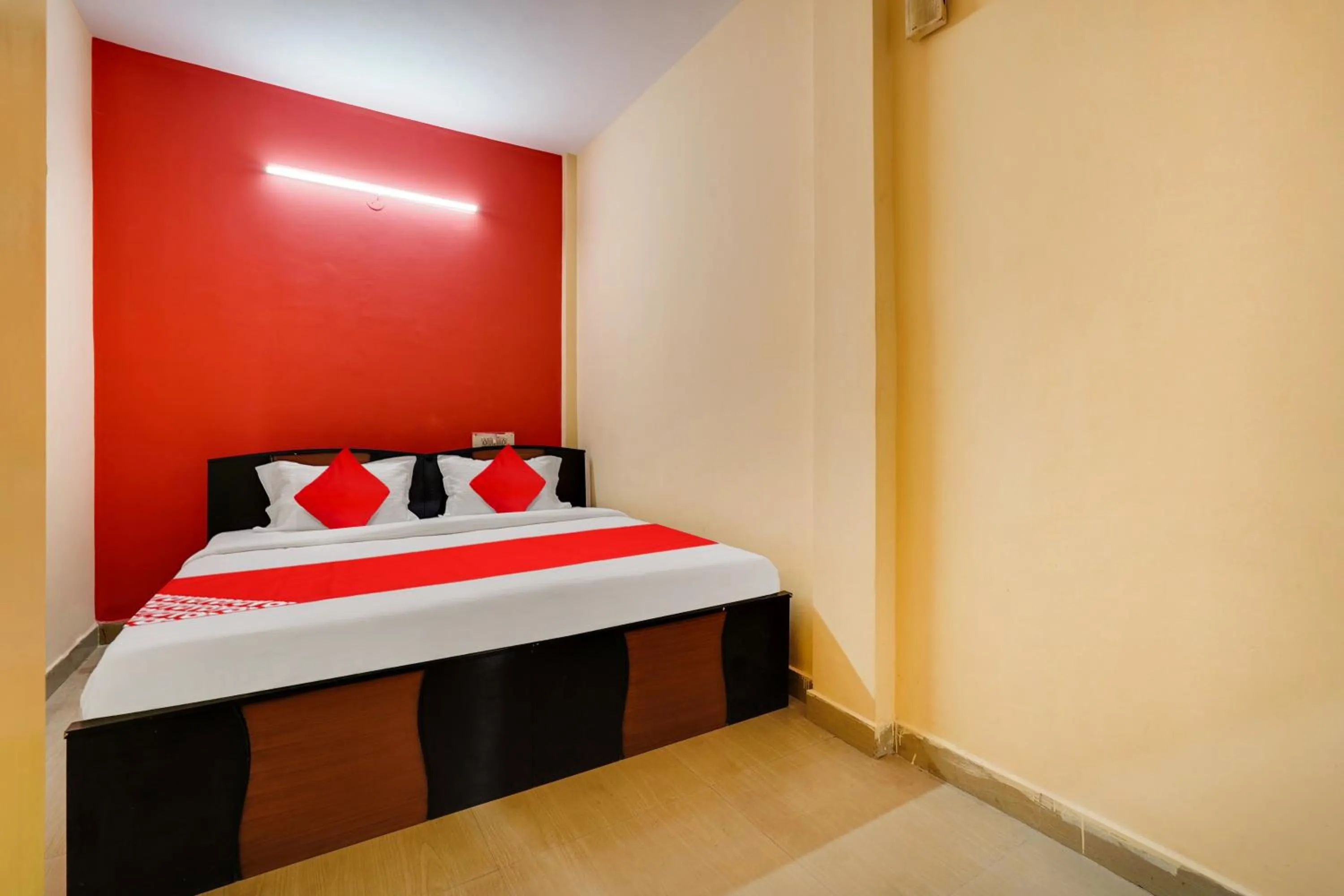 Bedroom, Bed in Hotel O Lakshmana Hotel