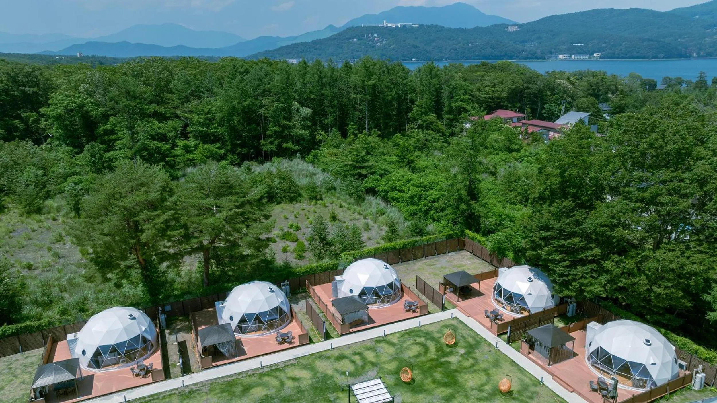 Property building in Gramercy Village 山中湖 Glamping &Sauna