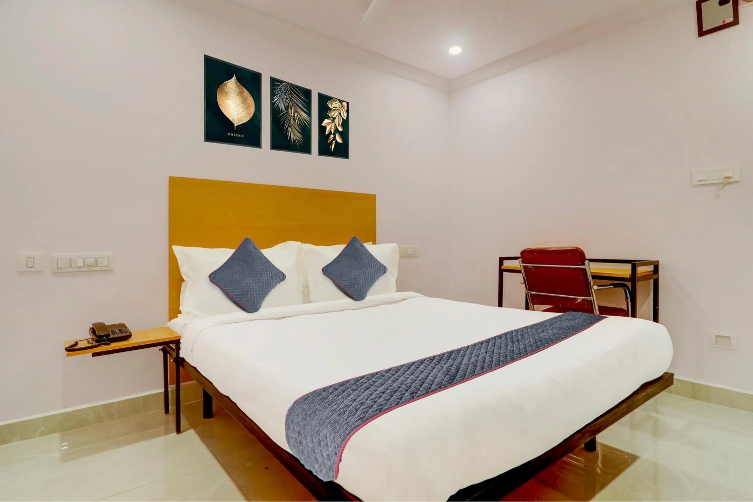 Bedroom, Bed in Super Townhouse SR Nagar Near RCC Premier