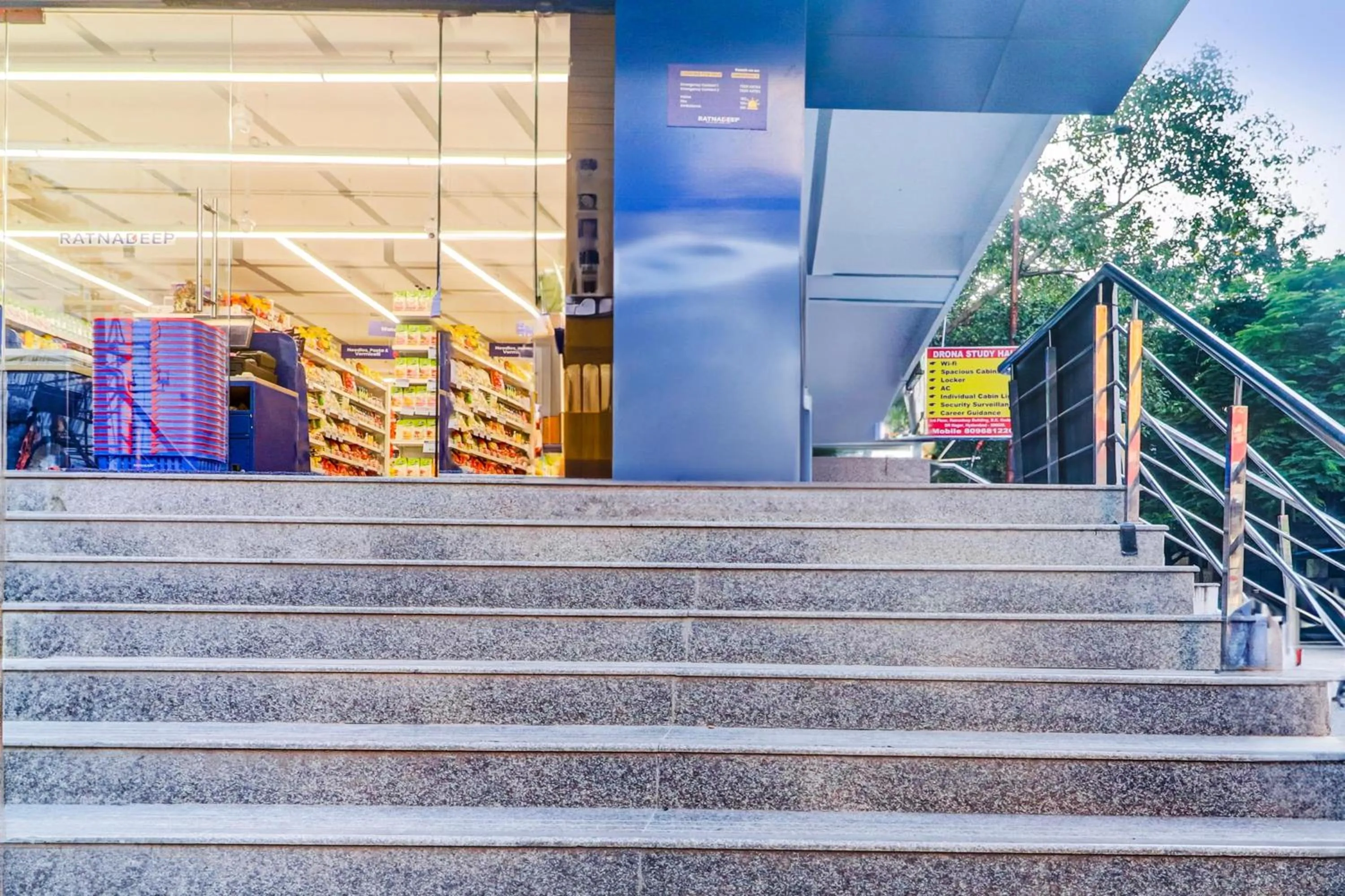 Facade/entrance in Super Townhouse SR Nagar Near RCC Premier