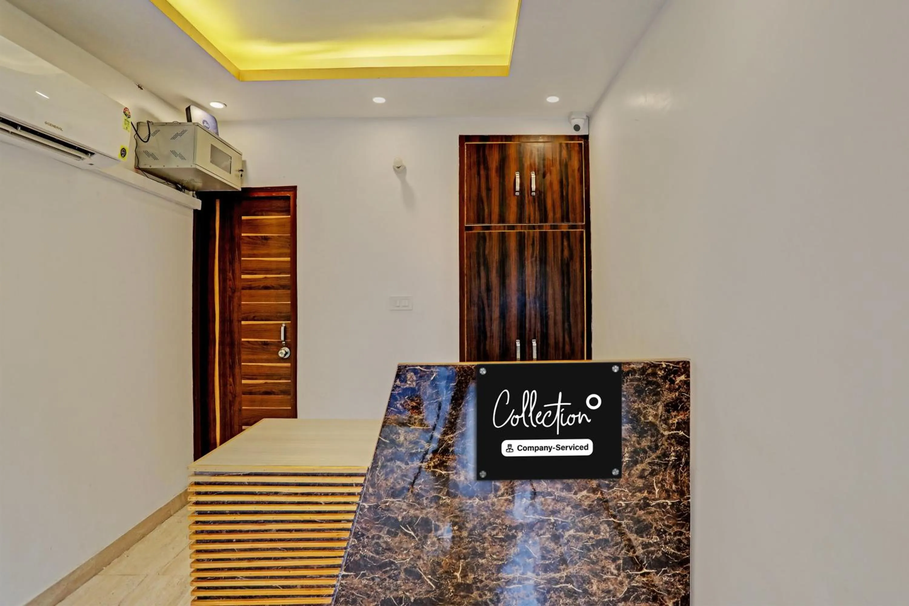 Lobby or reception in Super Collection O Sector 55 Noida Near Noida Stadium