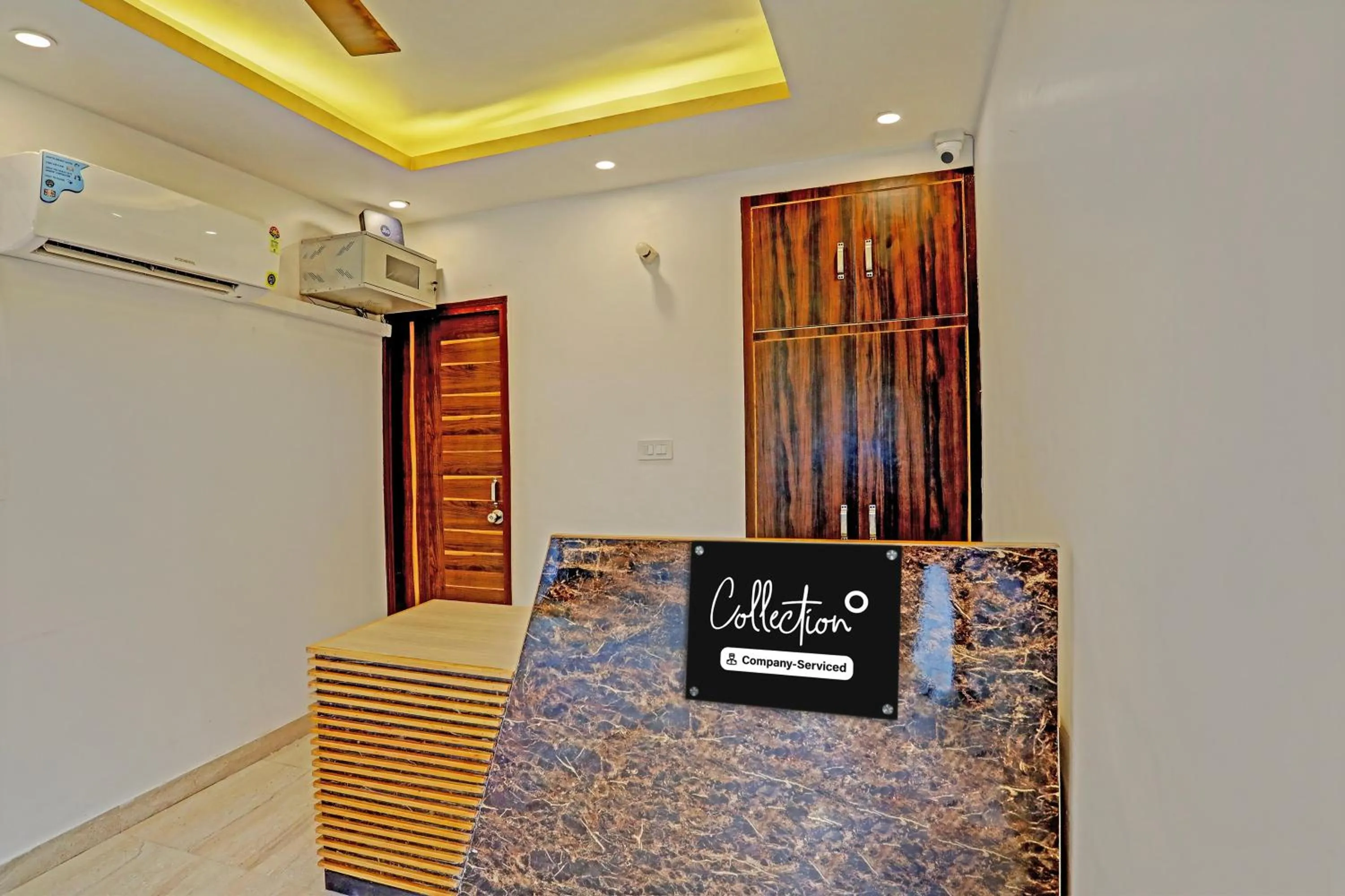 Lobby or reception in Super Collection O Sector 55 Noida Near Noida Stadium