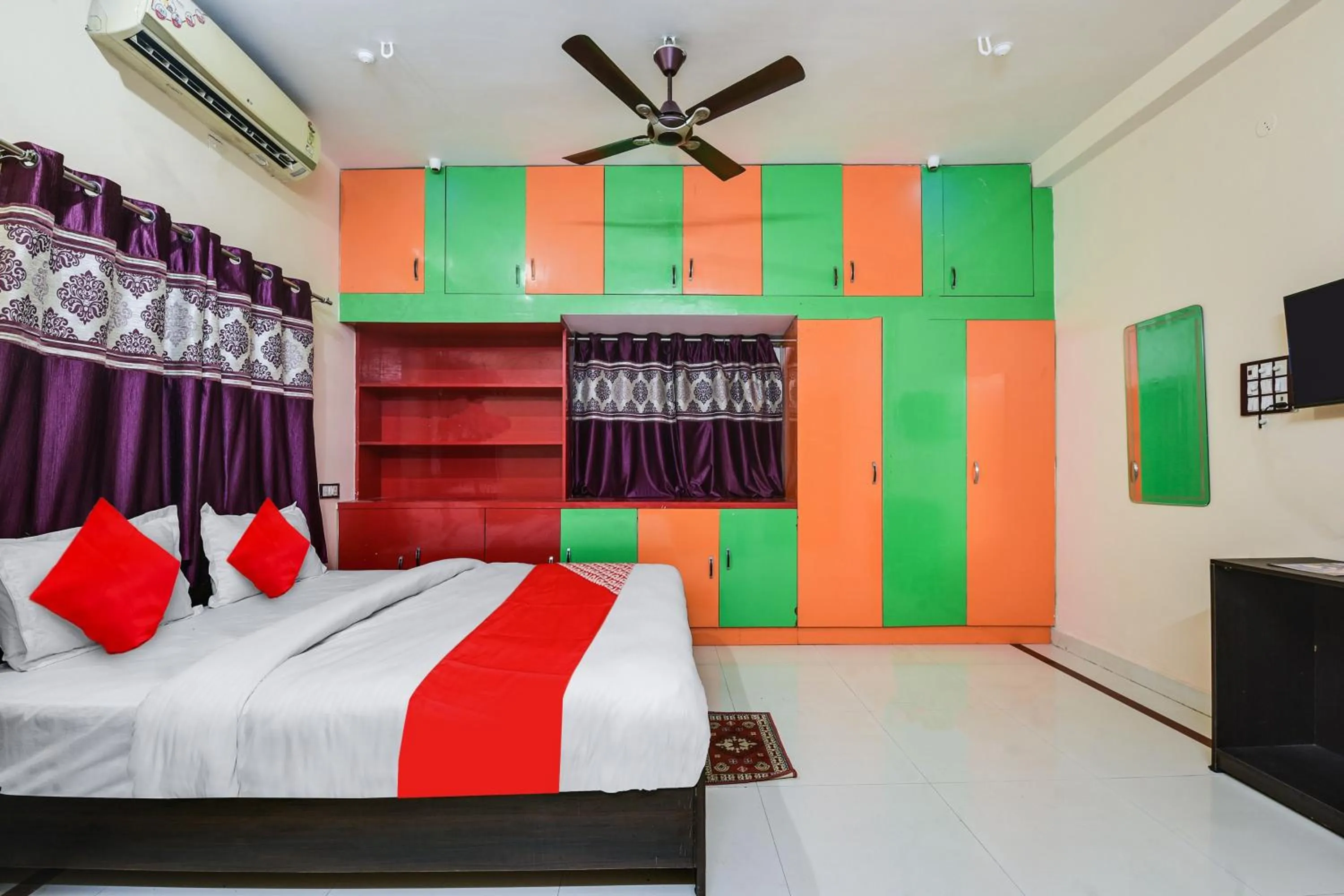 Bedroom in Hotel O Rudraksh Inn