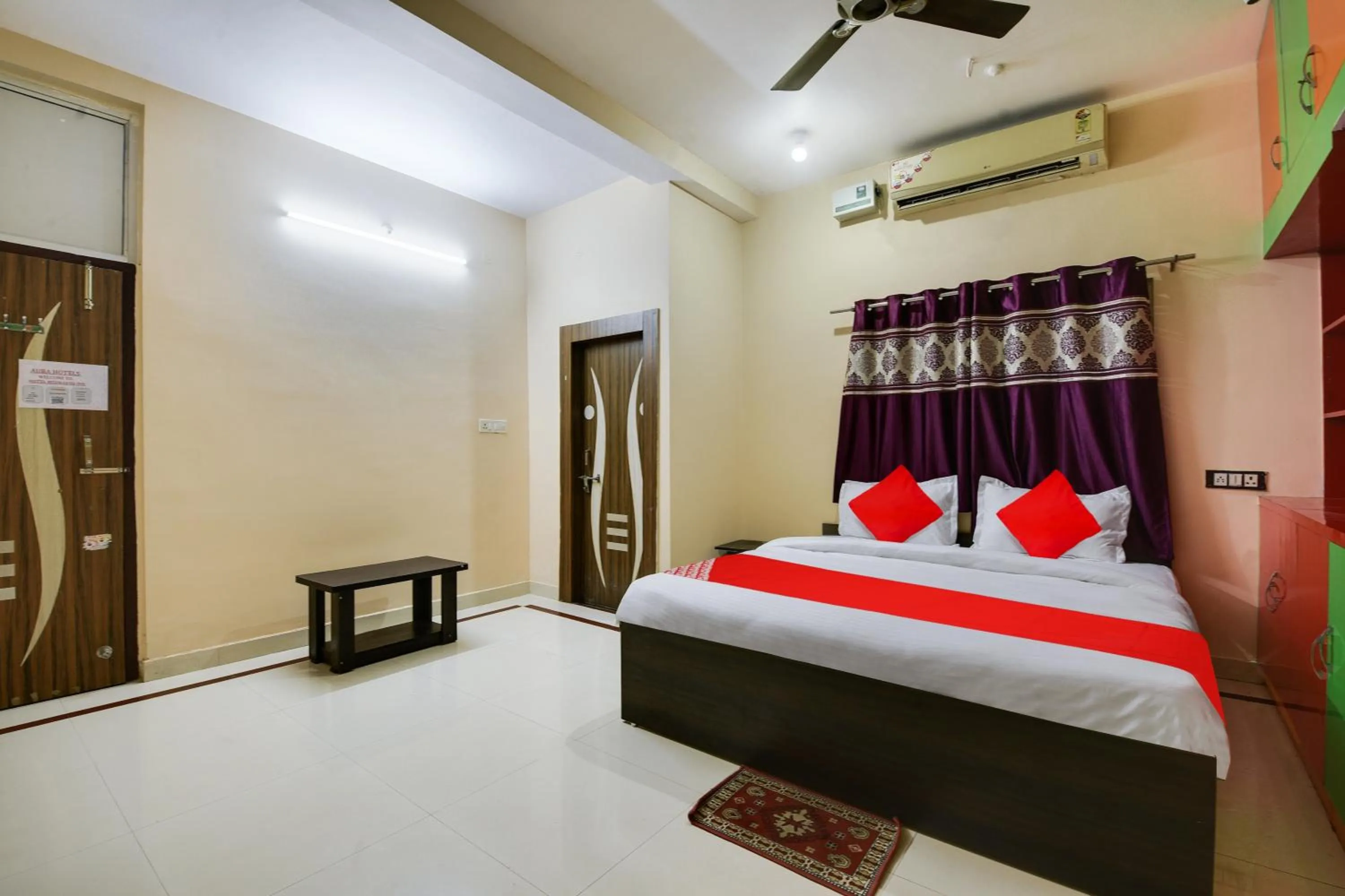 Bedroom in Hotel O Rudraksh Inn