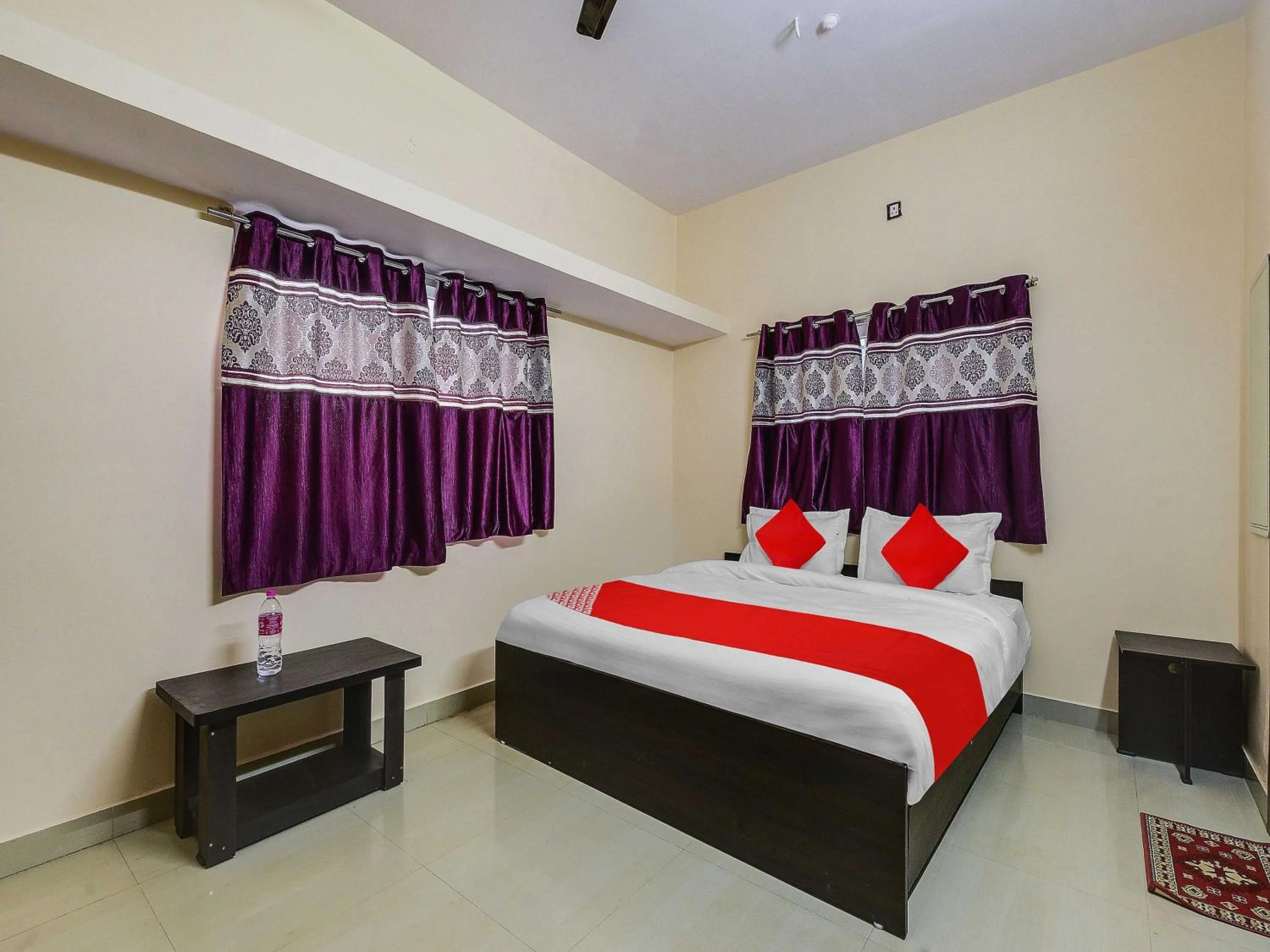 Bedroom in Hotel O Rudraksh Inn