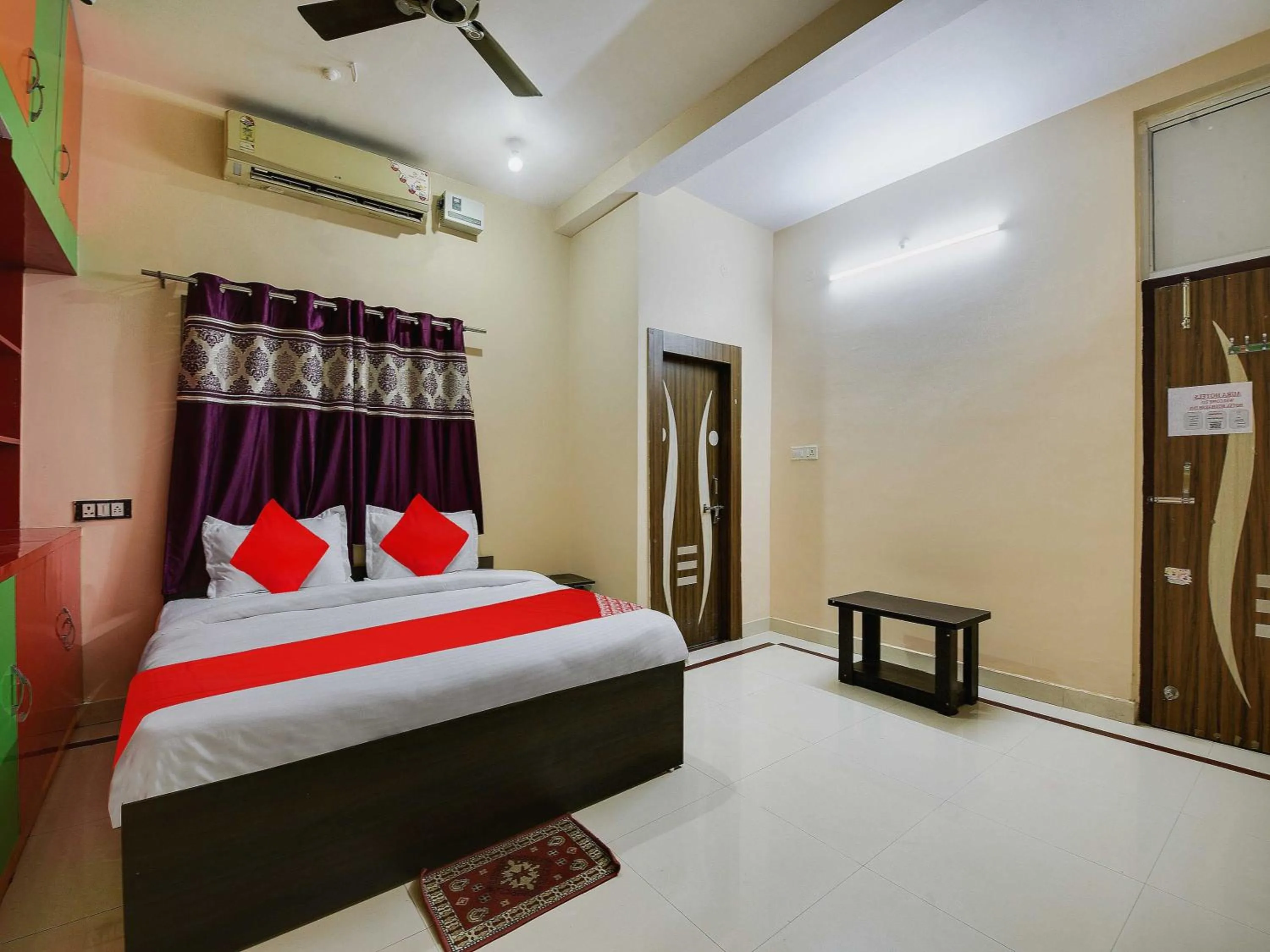 Bedroom in Hotel O Rudraksh Inn