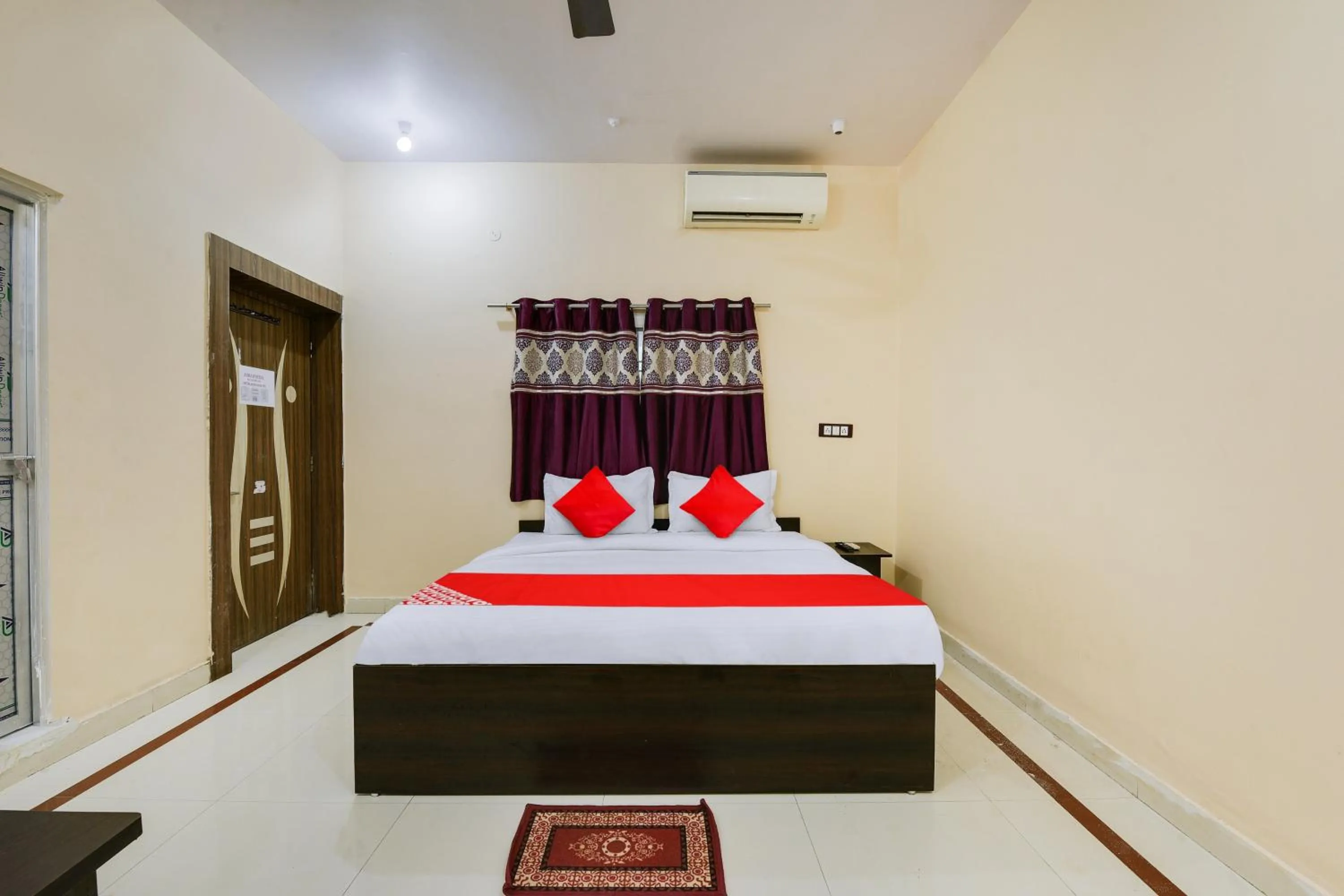 Bedroom in Hotel O Rudraksh Inn
