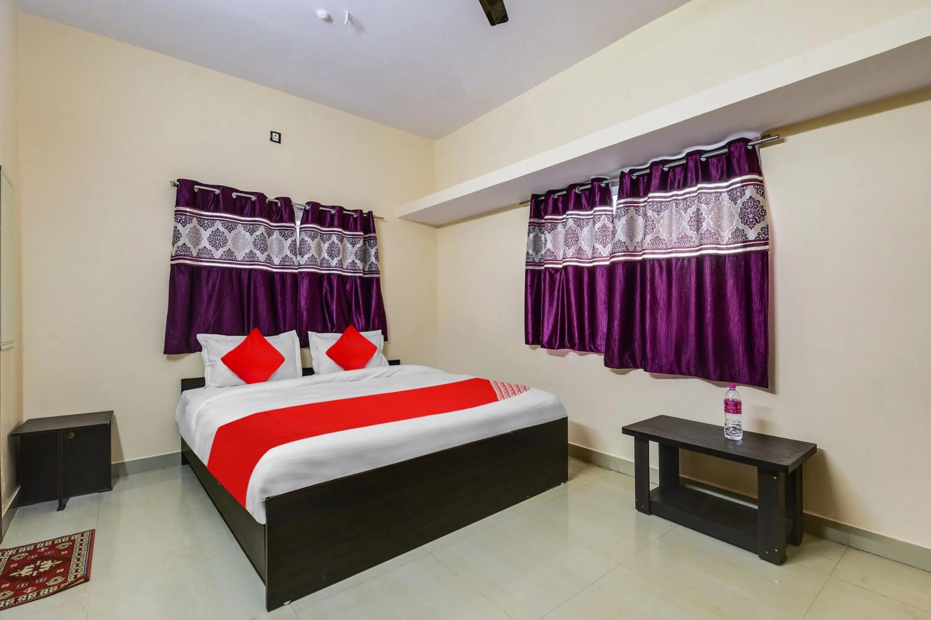 Bedroom in Hotel O Rudraksh Inn