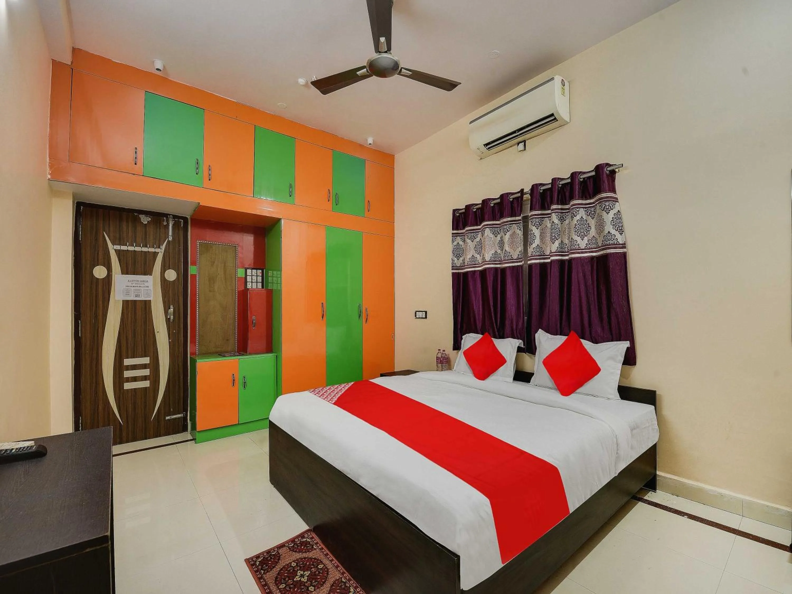 Bedroom in Hotel O Rudraksh Inn