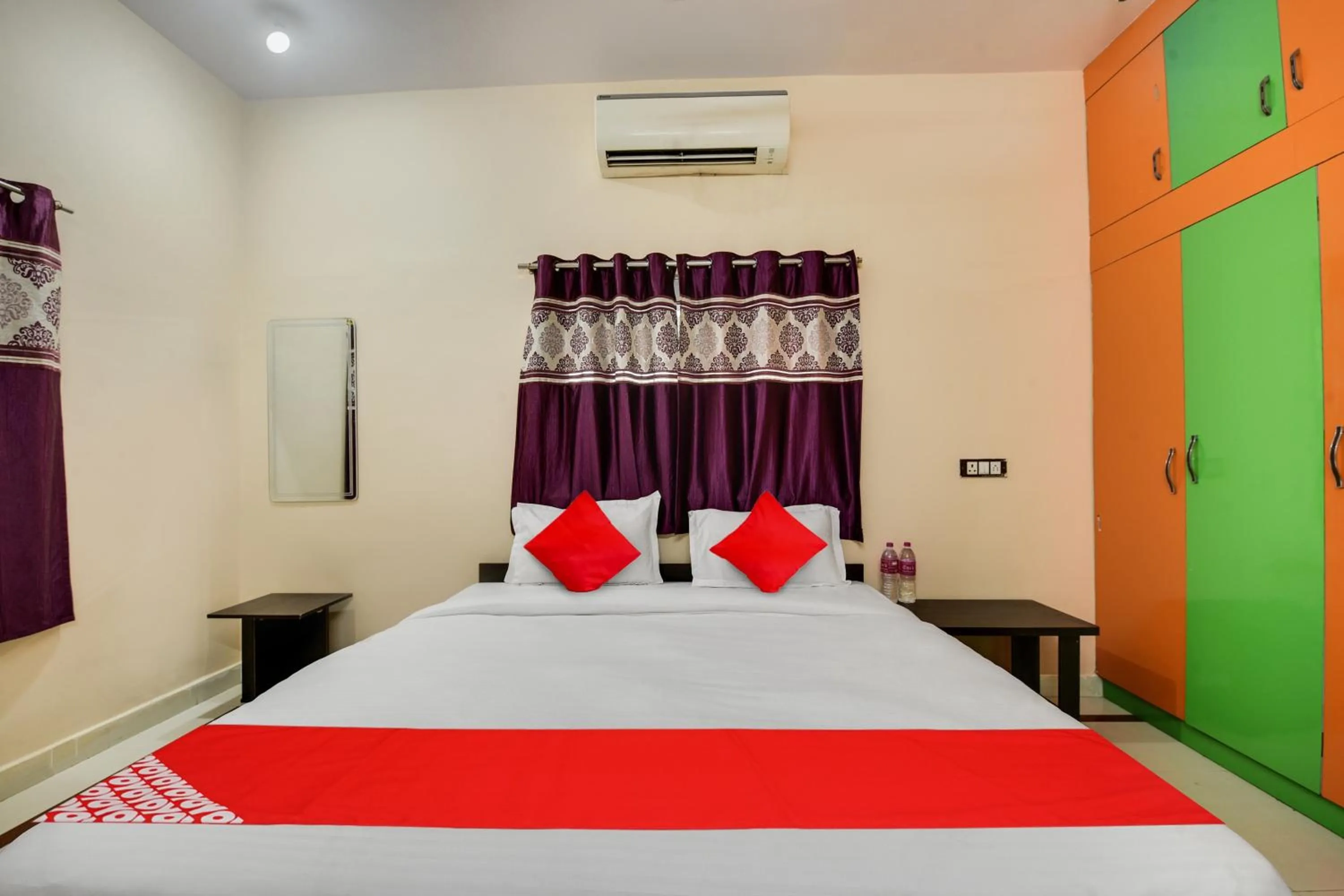 Bedroom in Hotel O Rudraksh Inn