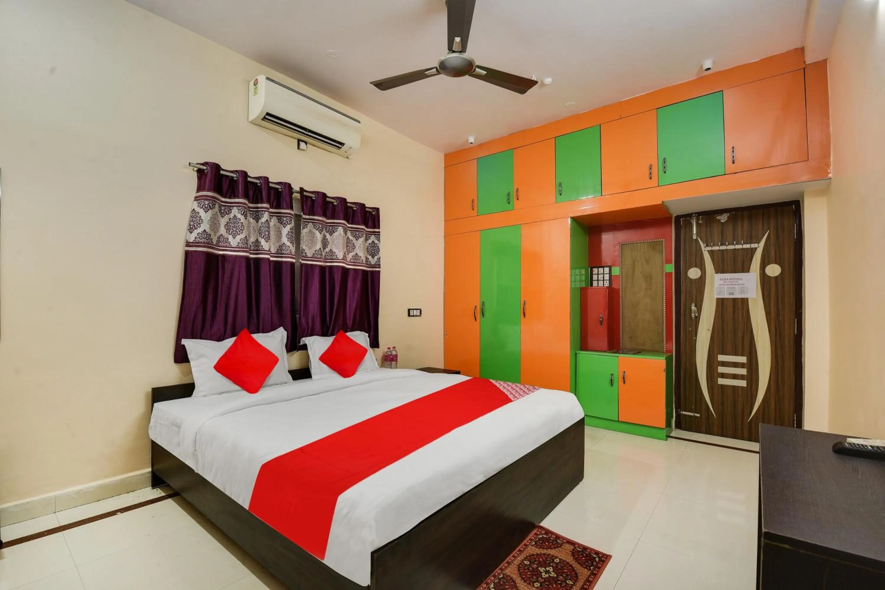 Bedroom in Hotel O Rudraksh Inn
