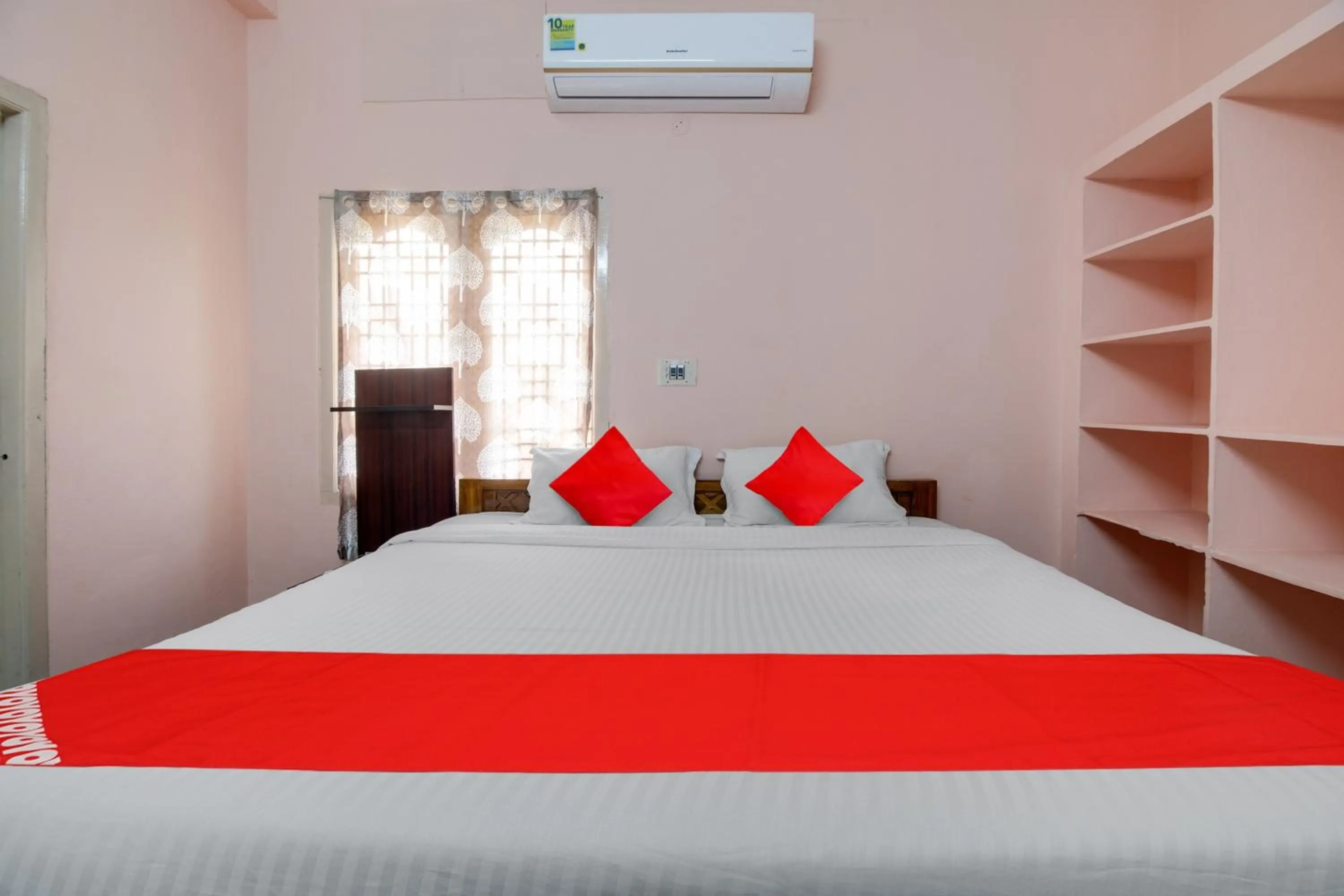 Bedroom in Hotel O Guest Inn 2