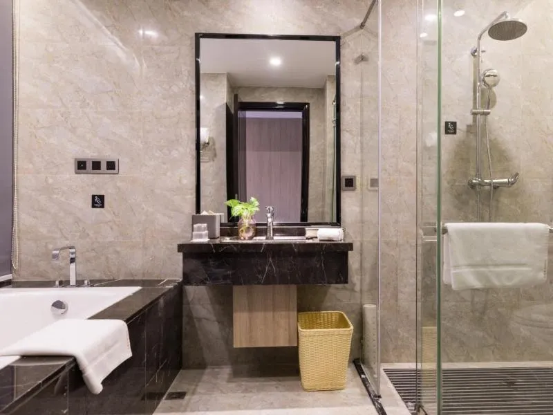 GreenTree Eastern Hotel Shenzhen Pinghu Hua'nan City Hehua Subway Station