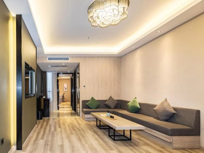 GreenTree Eastern Hotel Shenzhen Pinghu Hua'nan City Hehua Subway Station