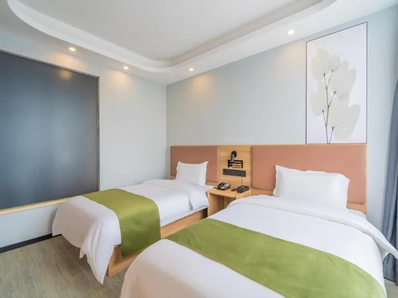 Bed in GreenTree Inn Express Changzhou Caoqiao Industrial Park