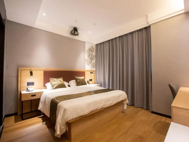 Bed in GreenTree Inn Express Changzhou Caoqiao Industrial Park
