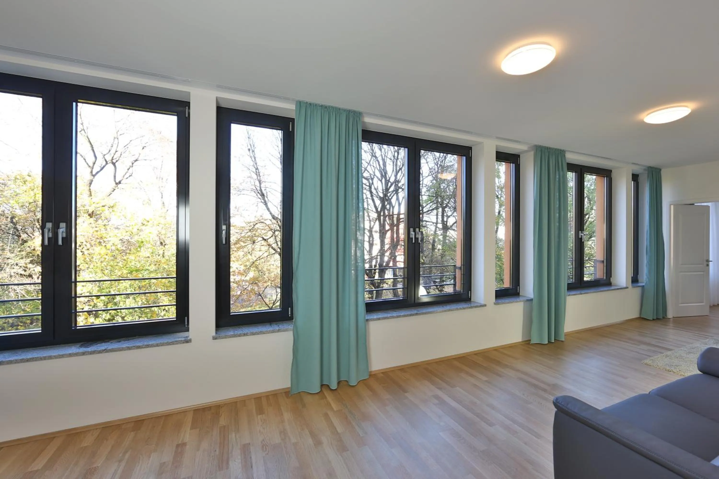 View (from property/room) in Business Suiten