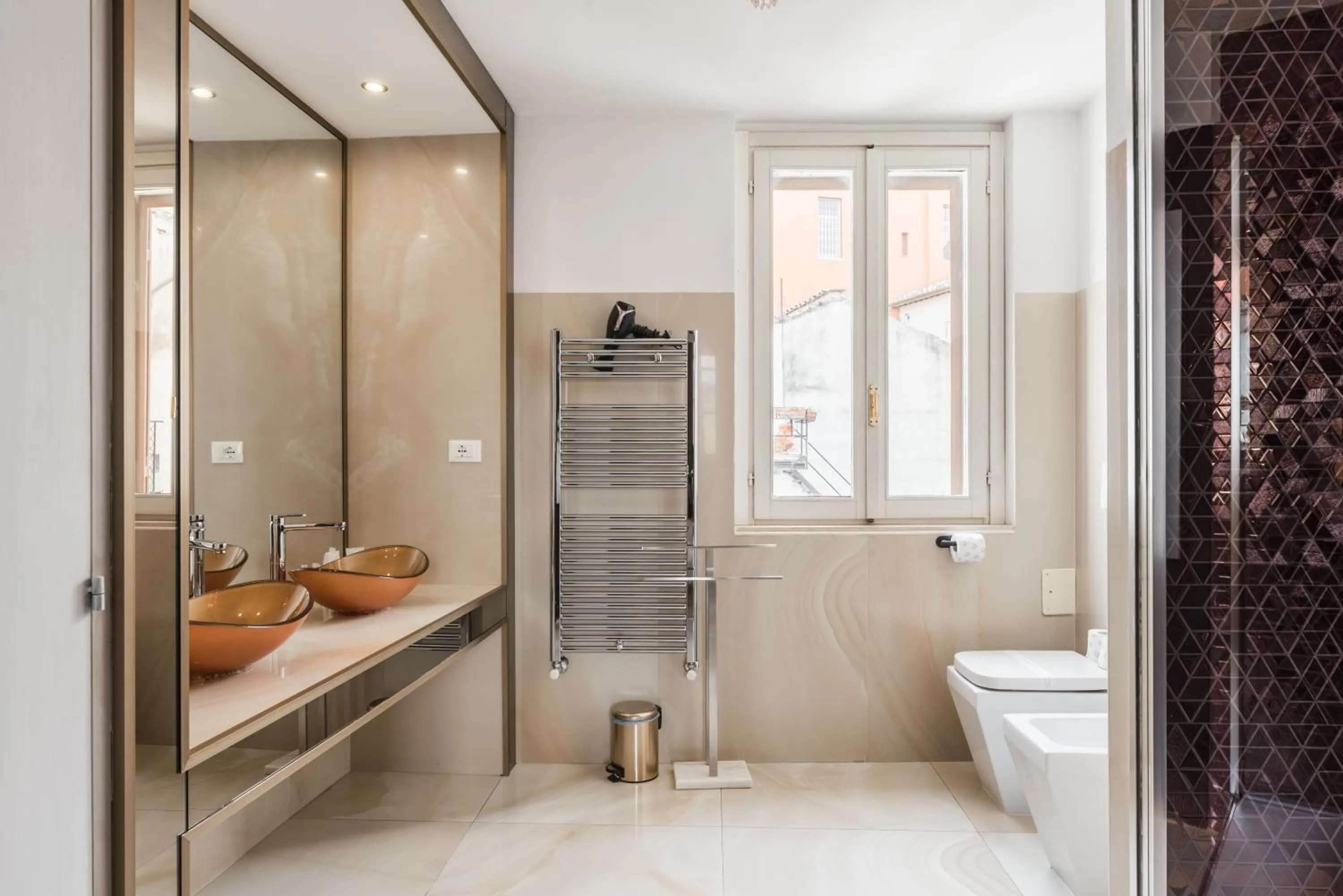 Shower in Penthouse Suite Rome - Private Suites