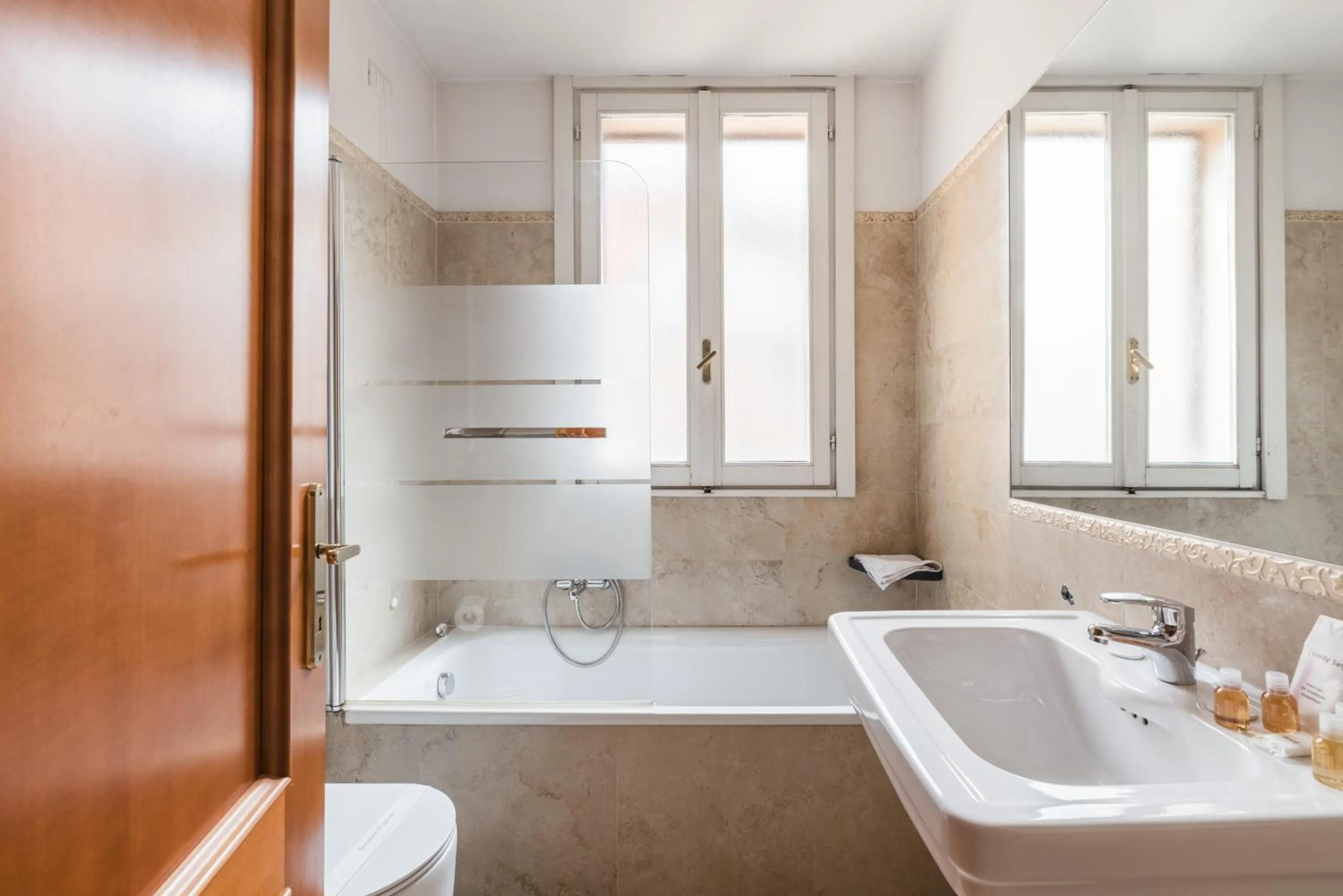 Shower in Penthouse Suite Rome - Private Suites