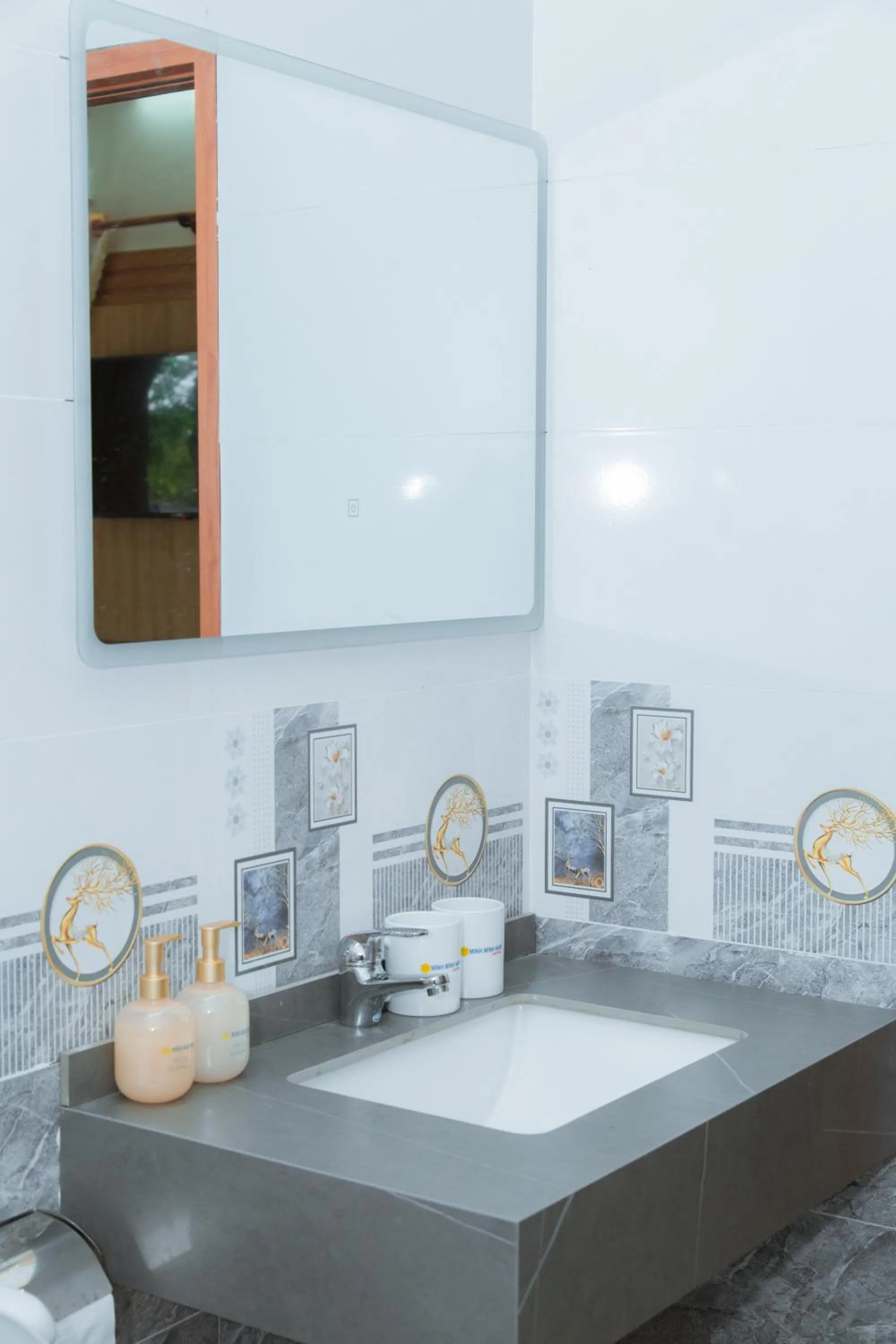 Shower in Minh Minh Nam 2 Hotel