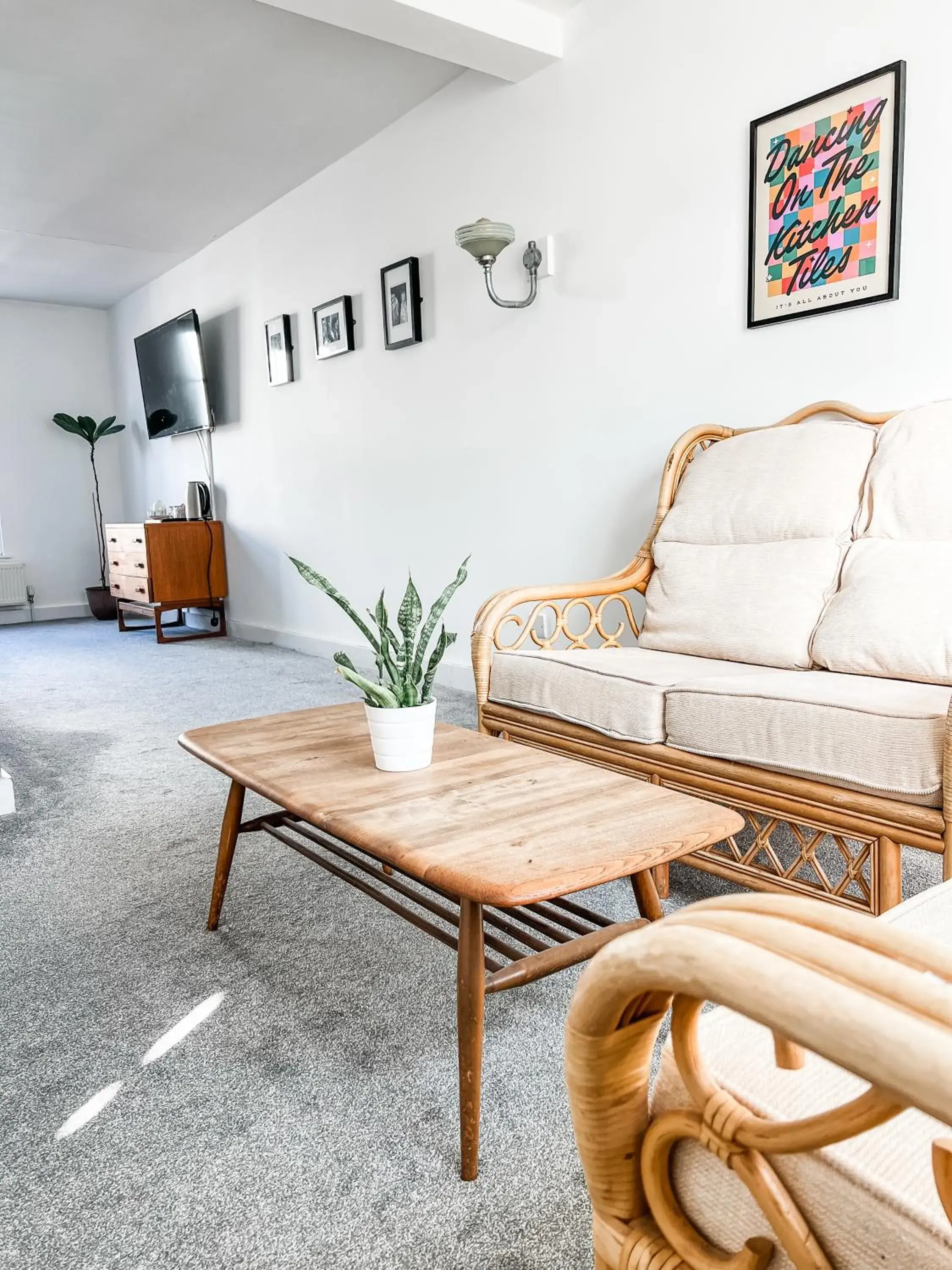 Superior King Suite in Dog and Whistle Pub Superior King Suite in Dog and Whistle Pub