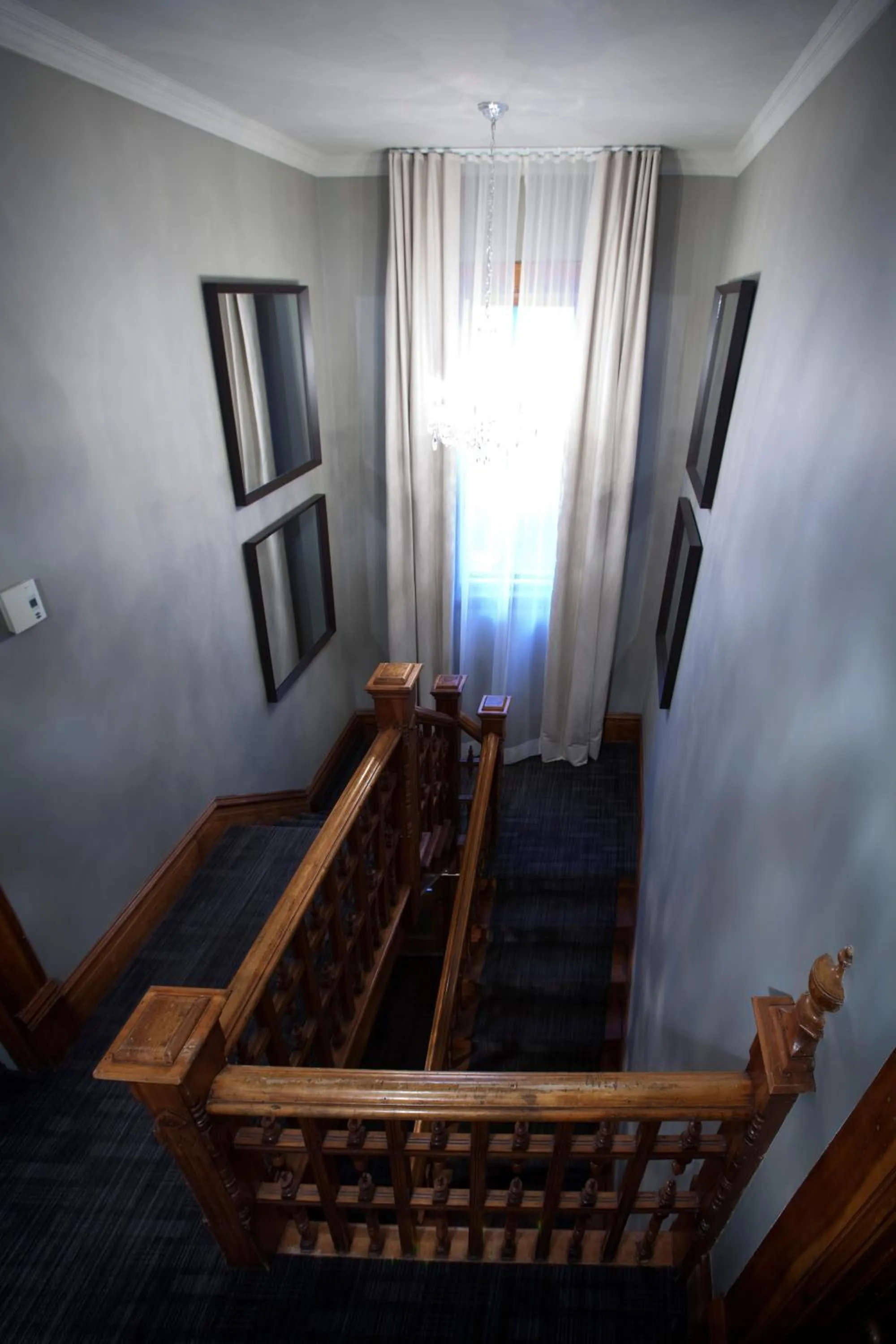 Decorative detail, Bed in Le Pleasant Hôtel & Café