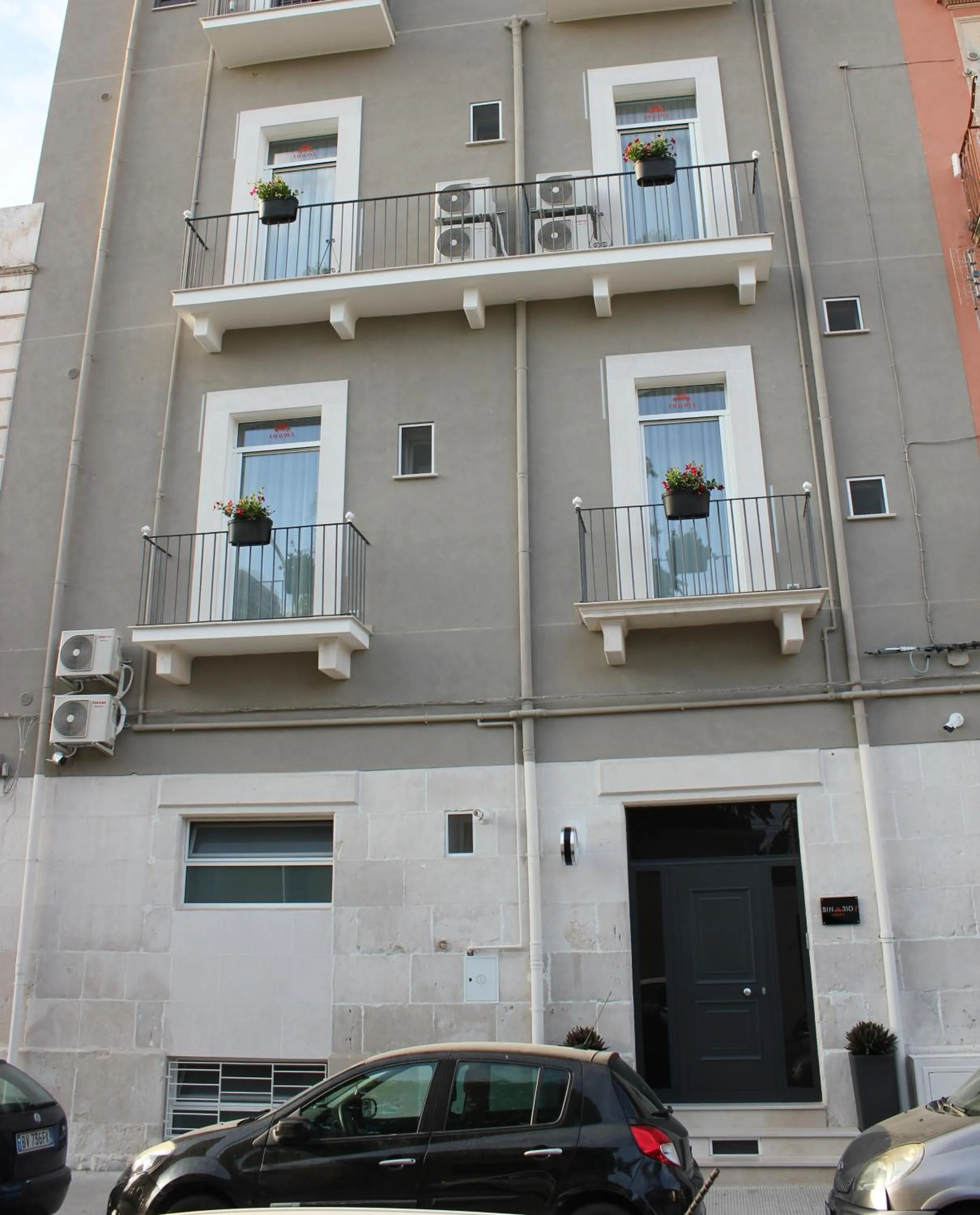 Property building in Binario1 Rooms