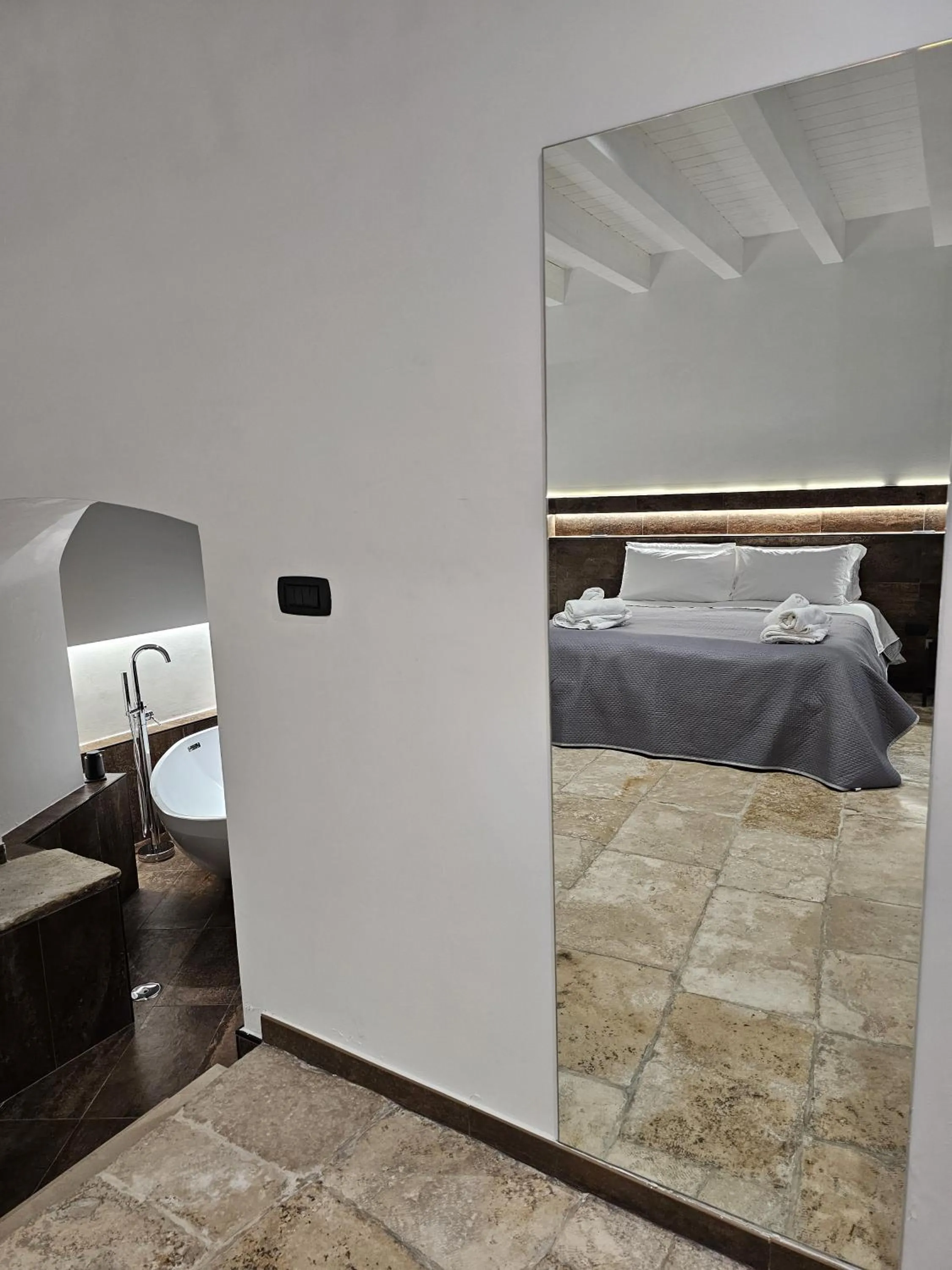 Photo of the whole room, Bed in Binario1 Rooms