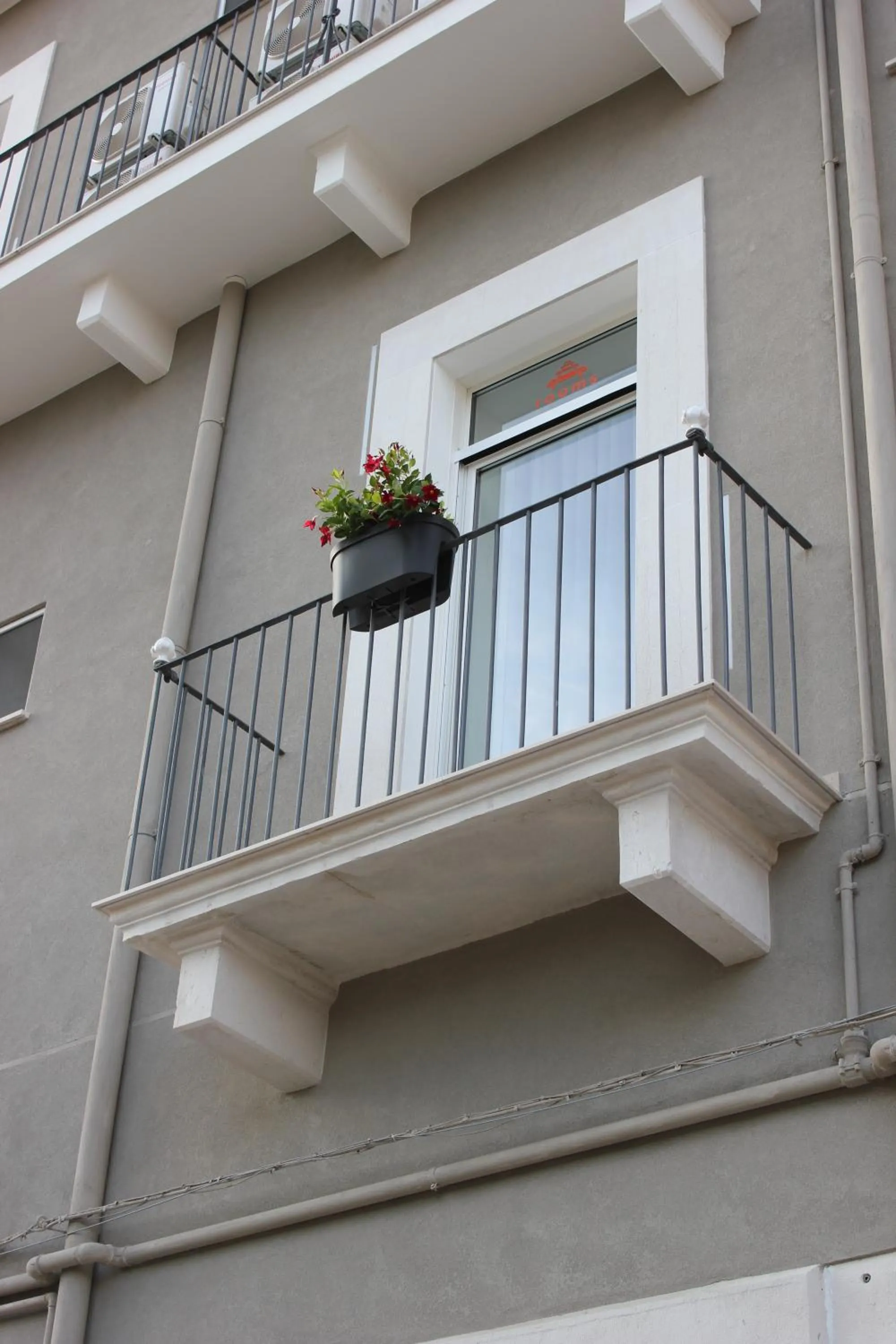 Property building in Binario1 Rooms