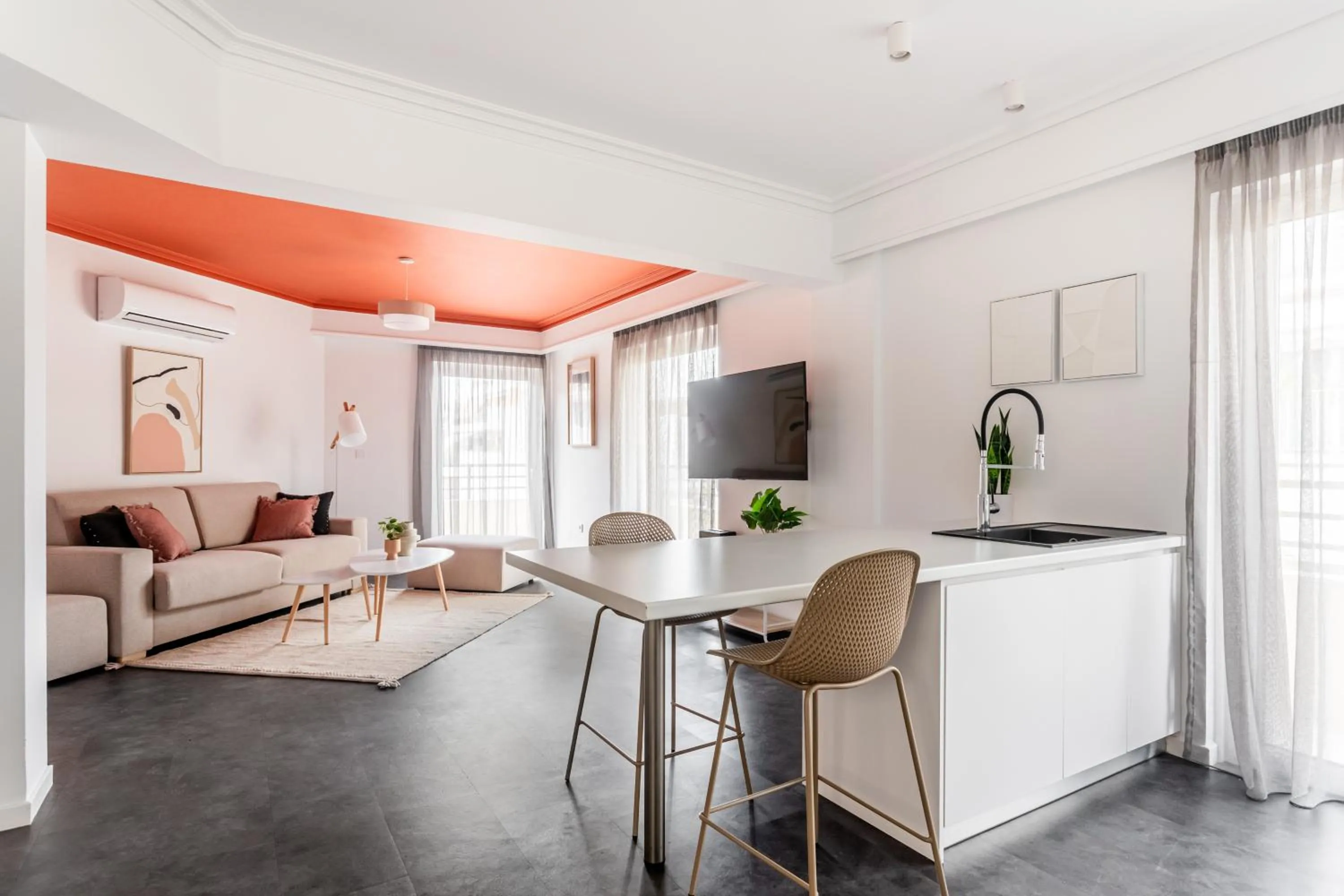 TV and multimedia in OneZeroTwo by Zoia Living