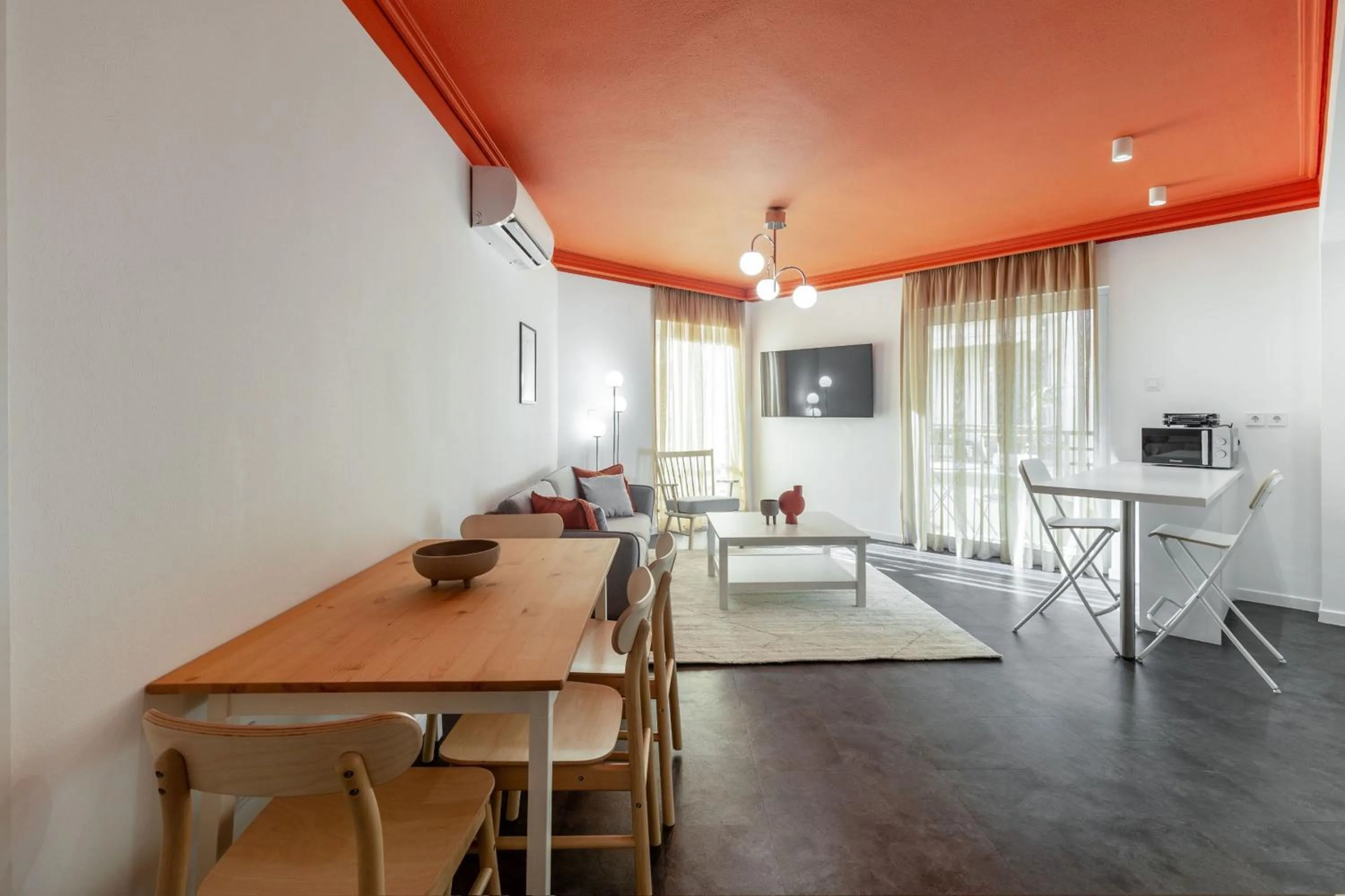 TV and multimedia in OneZeroTwo by Zoia Living