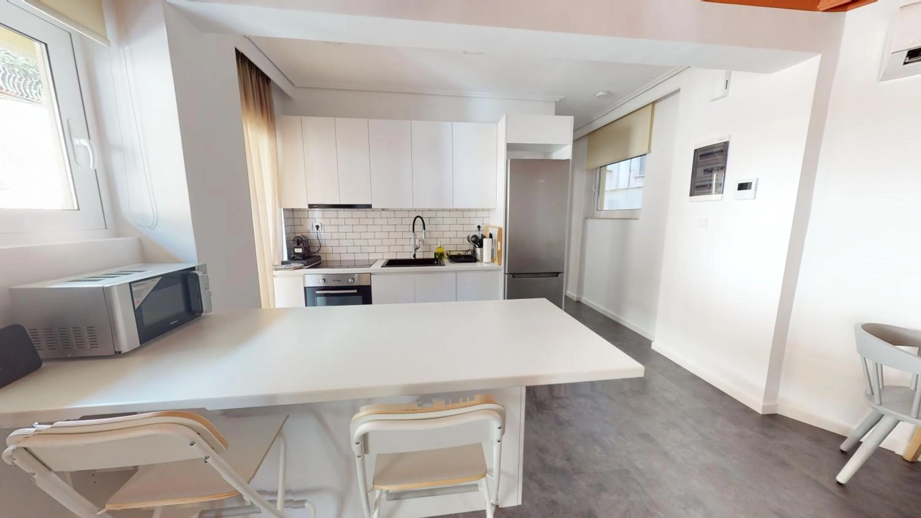 Coffee/tea facilities in OneZeroTwo by Zoia Living