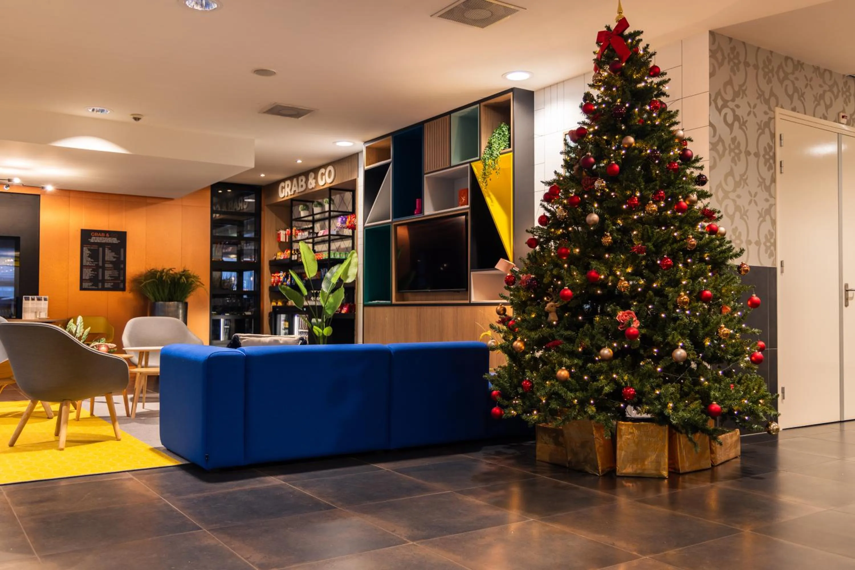 Lobby or reception in Holiday Inn Eindhoven Centre by IHG
