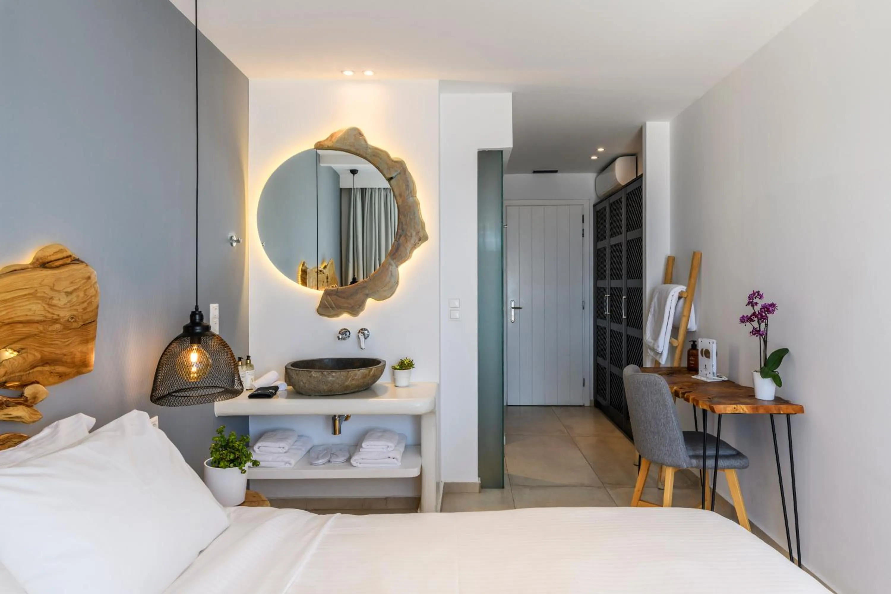 Bed in Casa Anna Suites