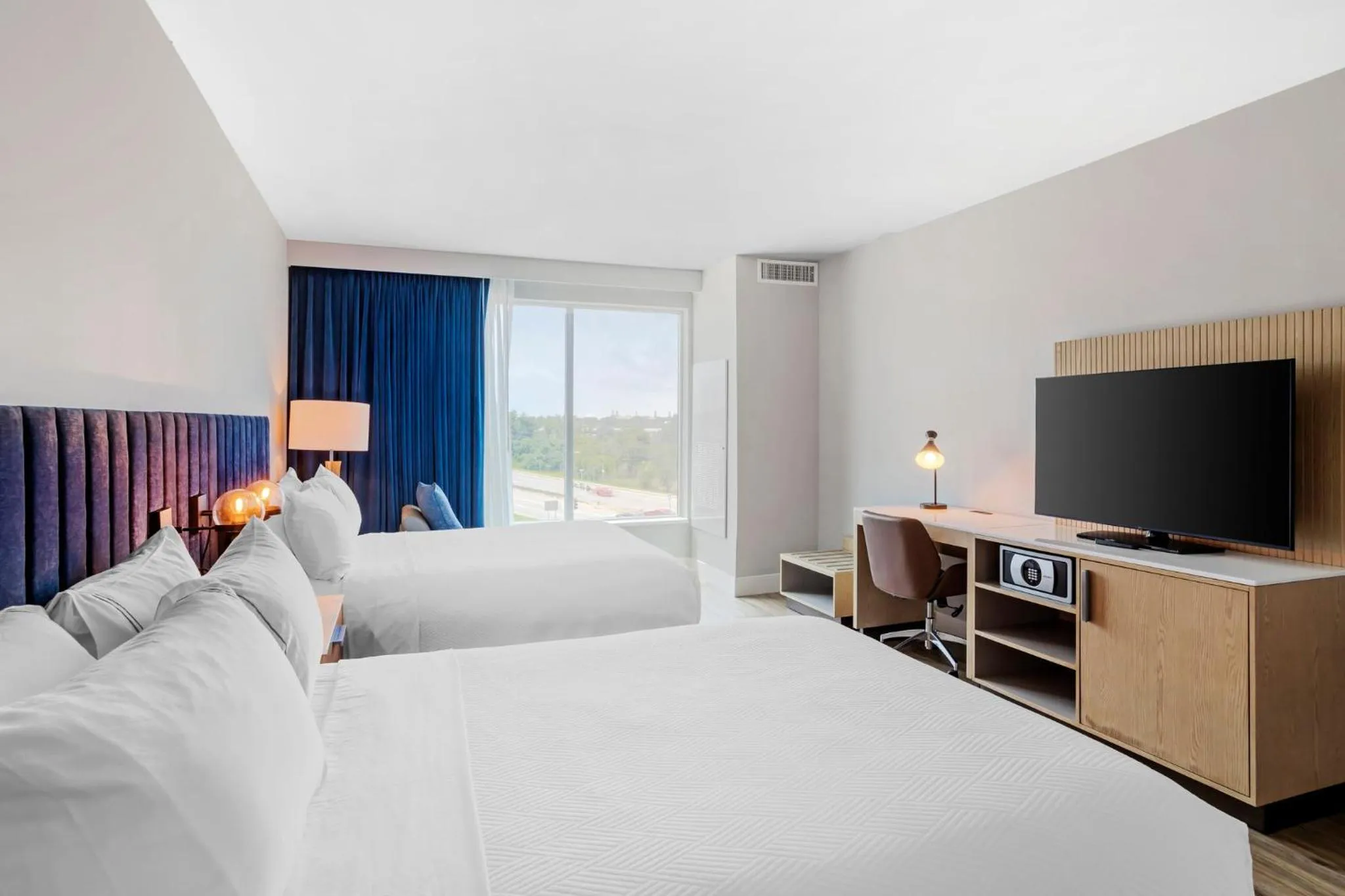 Photo of the whole room, Bed in EVEN Hotel Waco - University Area by IHG