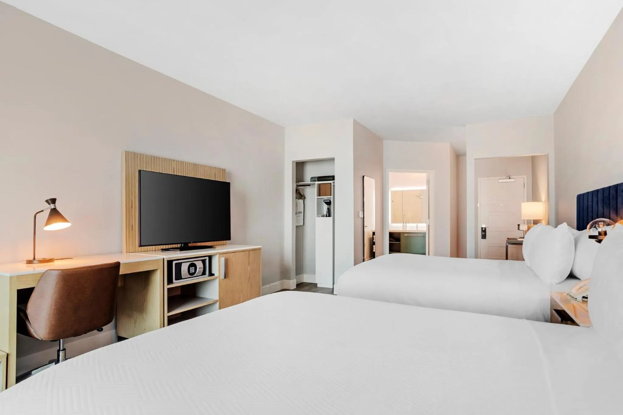 Photo of the whole room, Bed in EVEN Hotel Waco - University Area by IHG