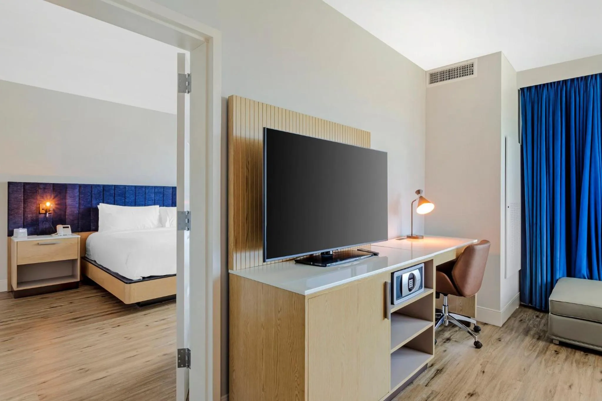 Photo of the whole room, Bed in EVEN Hotel Waco - University Area by IHG