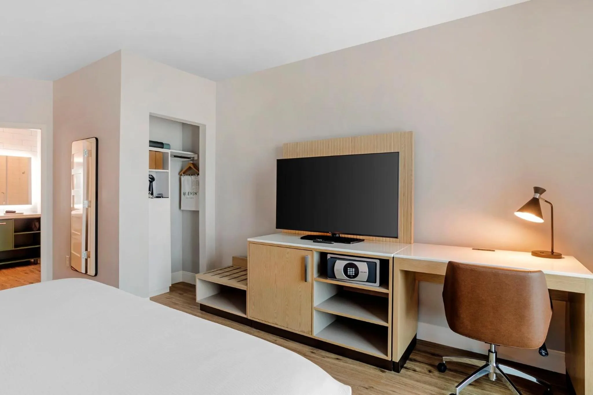 Photo of the whole room, Bed in EVEN Hotel Waco - University Area by IHG