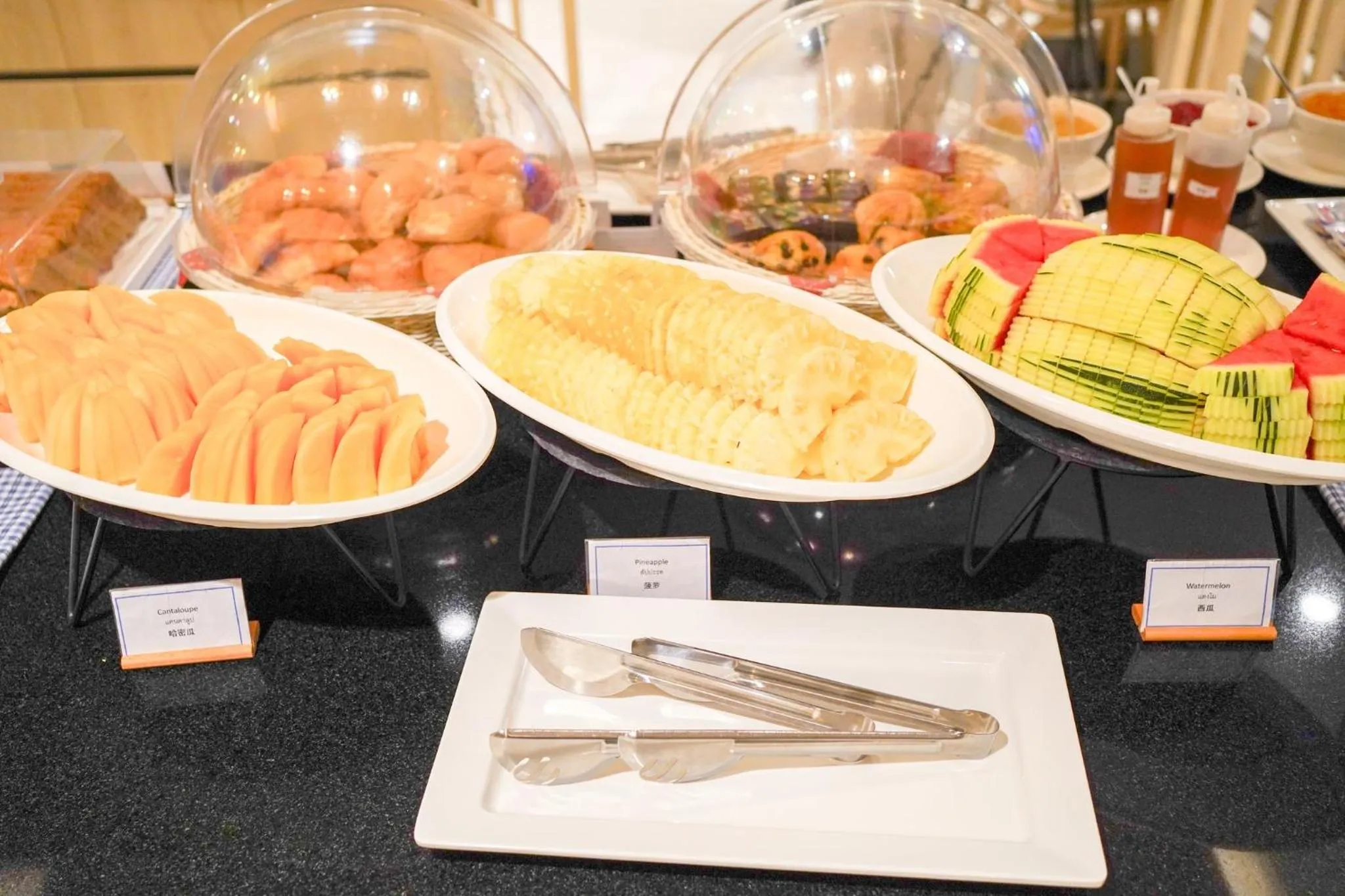 Restaurant/places to eat in Holiday Inn Express & Suites Bangkok Central Pier by IHG