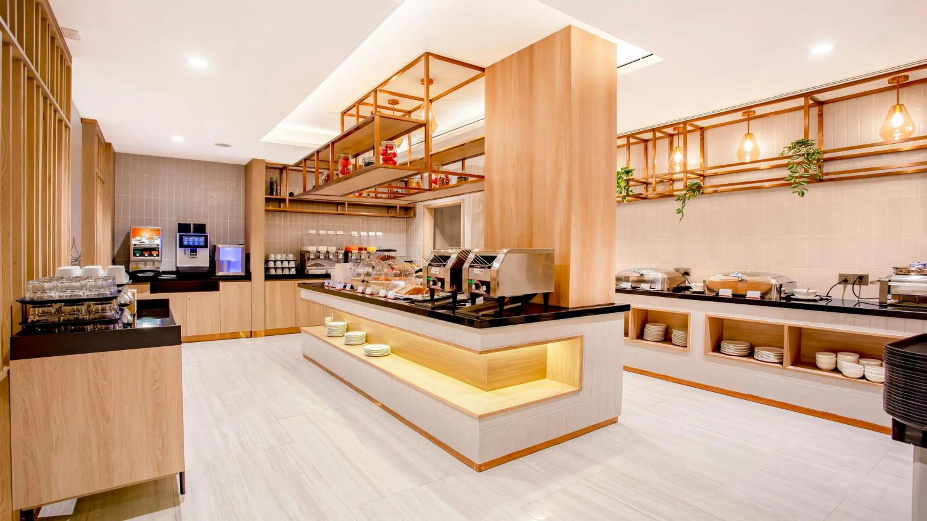 Breakfast in Holiday Inn Express & Suites Bangkok Central Pier by IHG