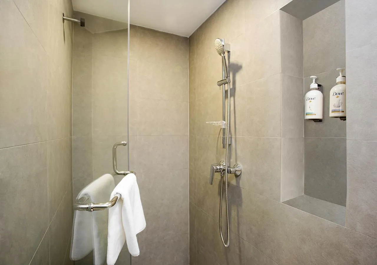 Bathroom in Holiday Inn Express & Suites Bangkok Central Pier by IHG